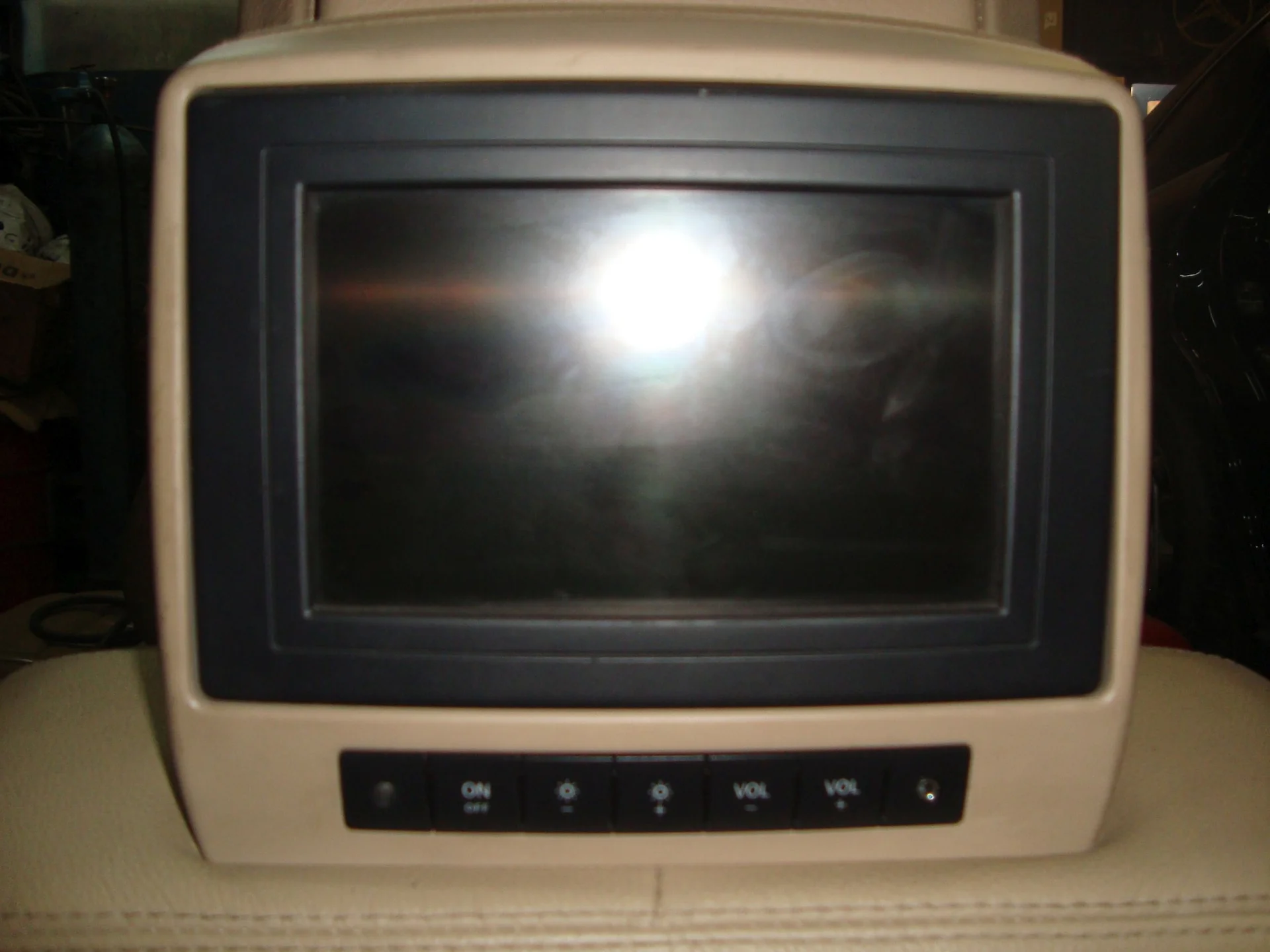 Подголовник переднего правого сидения Mercedes-Benz W251 113 A2519704150 - изображение 1