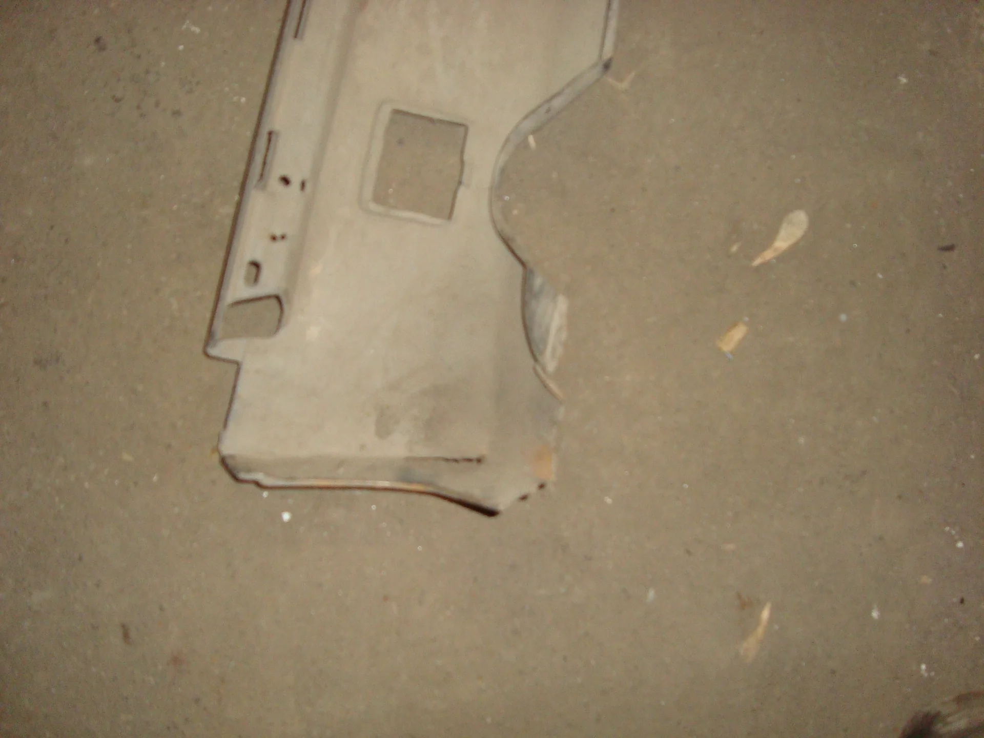 Накладка порога левая Mercedes-Benz W124  A1246902340 - миниатюра 3