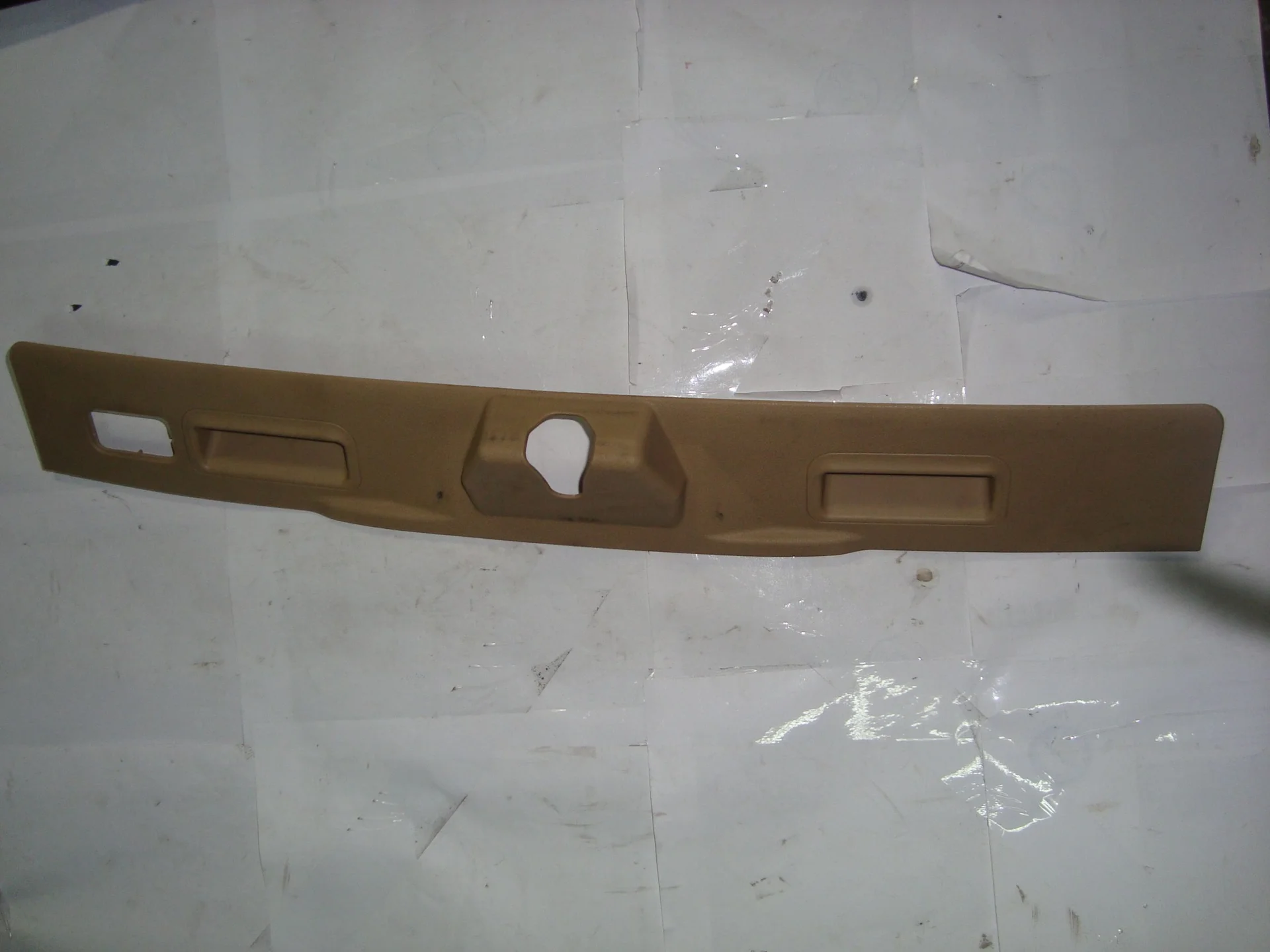 Обшивка двери багажного отделения Mercedes-Benz W251 113 A2517470087 - изображение 1