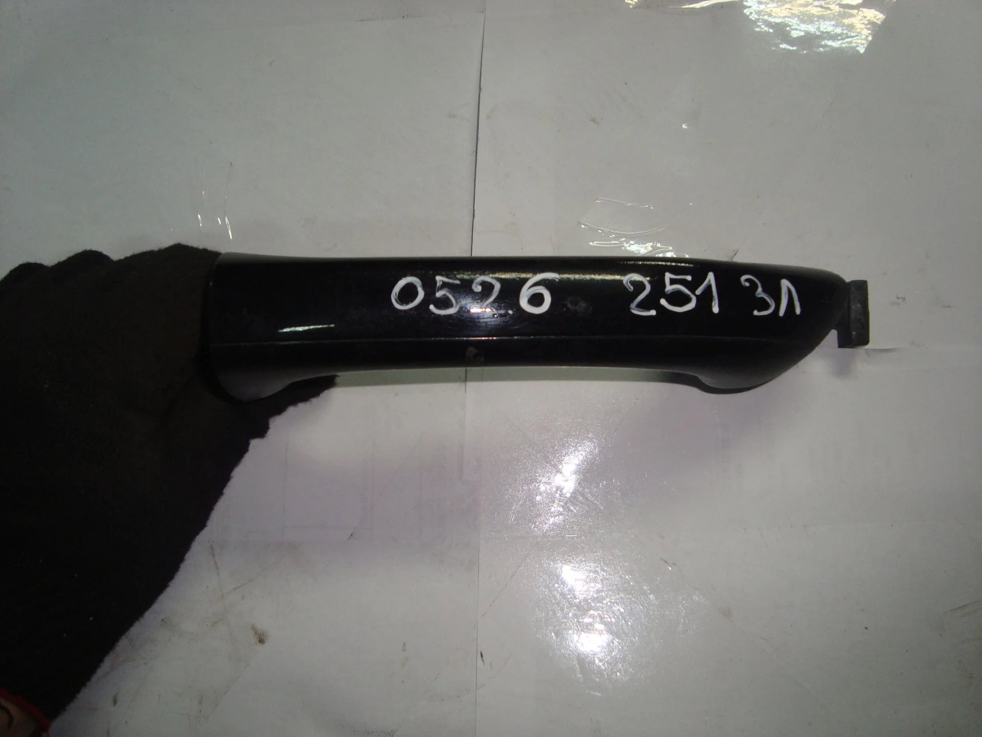 Ручка наружняя задней левой двери Mercedes-Benz W251 113 A1647600570 - изображение 1