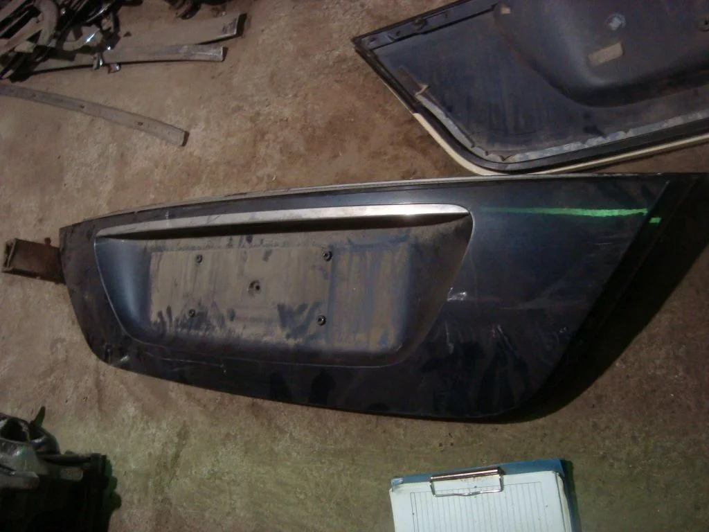 Накладка крышки багажника Mercedes-Benz W211 A2117500237 - изображение 1