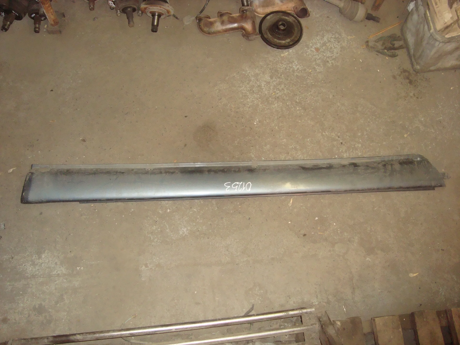 Накладка порога левая Mercedes-Benz W163 A1636900140 - изображение 1