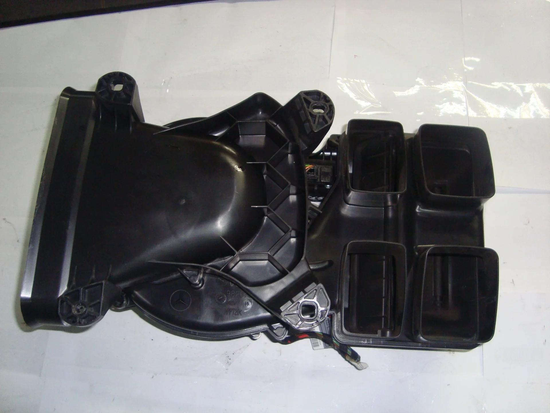 Моторчик печки Mercedes-Benz W251 113 A2518300008 - миниатюра 2
