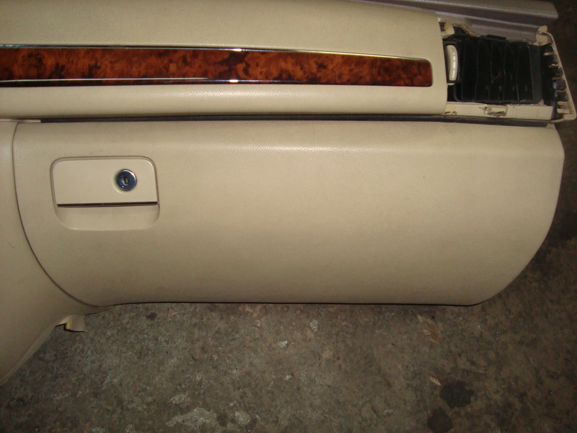 Бардачок Mercedes-Benz W251 113 A2516800091 - миниатюра 2