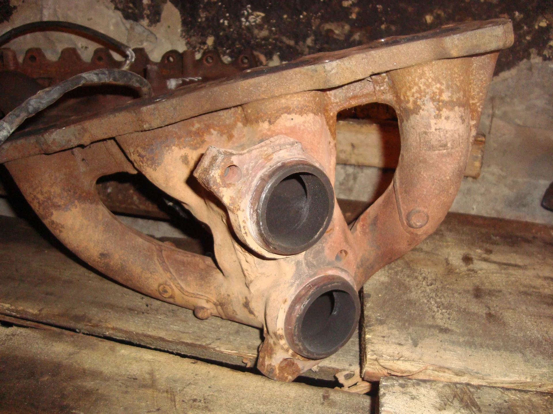 Выпускной коллектор Mercedes-Benz W124 111 A1111420601 - миниатюра 2