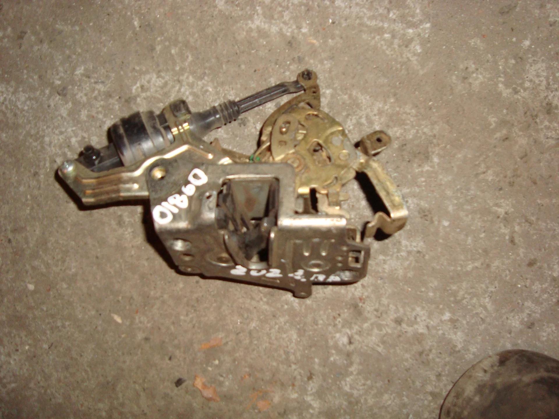 Замок двери задней правой Mercedes-Benz W202 A2027300635 - изображение 1