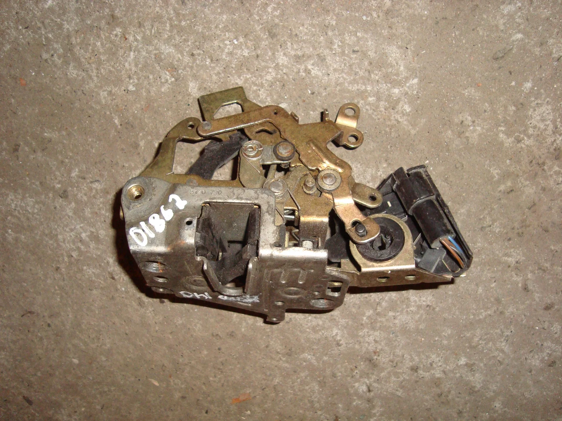 Замок двери передней правой Mercedes-Benz W140 A1407203235 - изображение 1