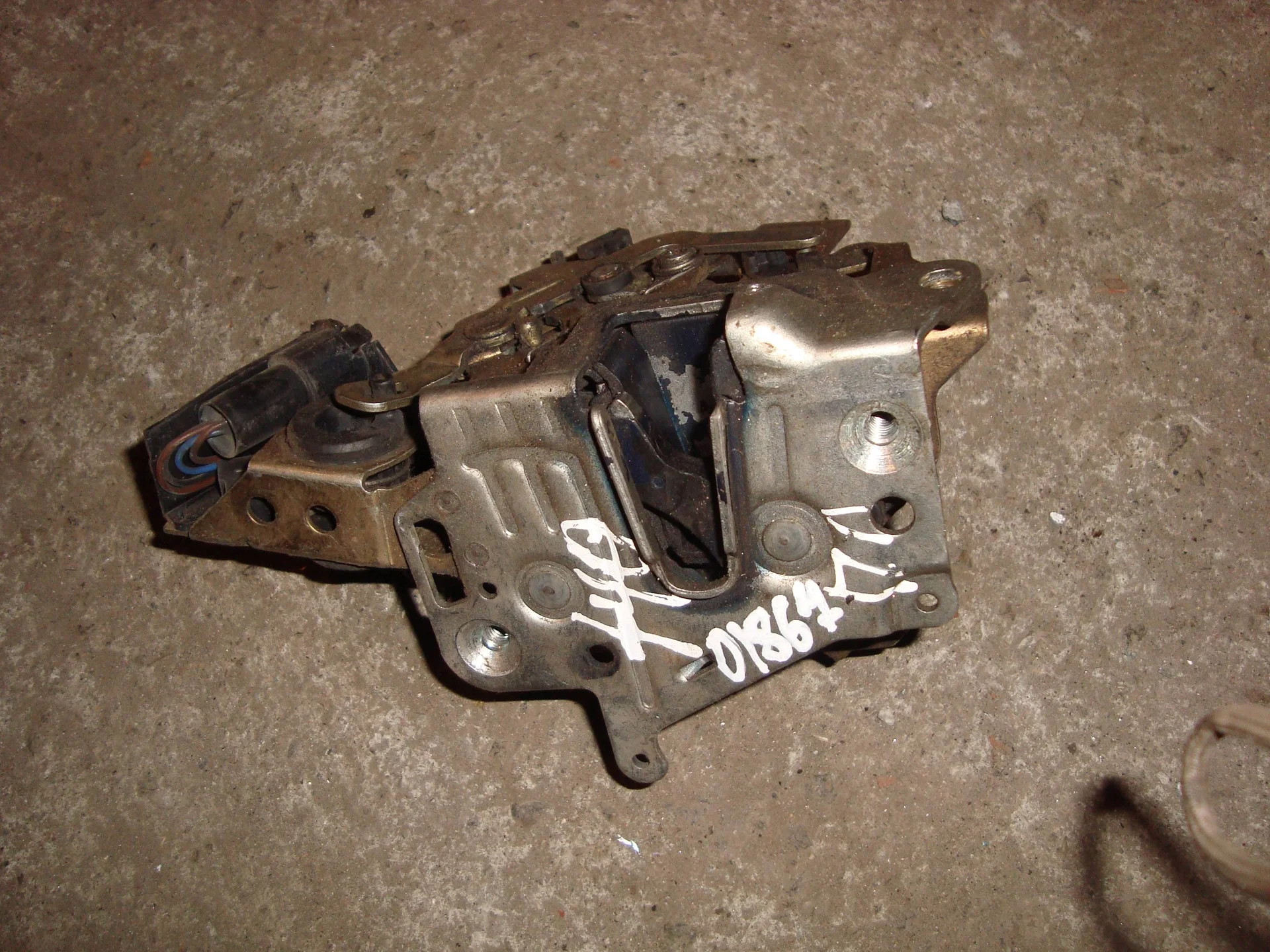 Замок двери передней левой Mercedes-Benz W140 A1407202935 - изображение 1