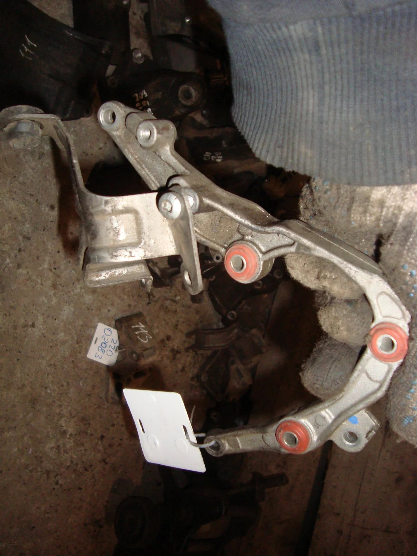 Кронштейн двигателя Mercedes-Benz W203 A2721400040 - миниатюра 2