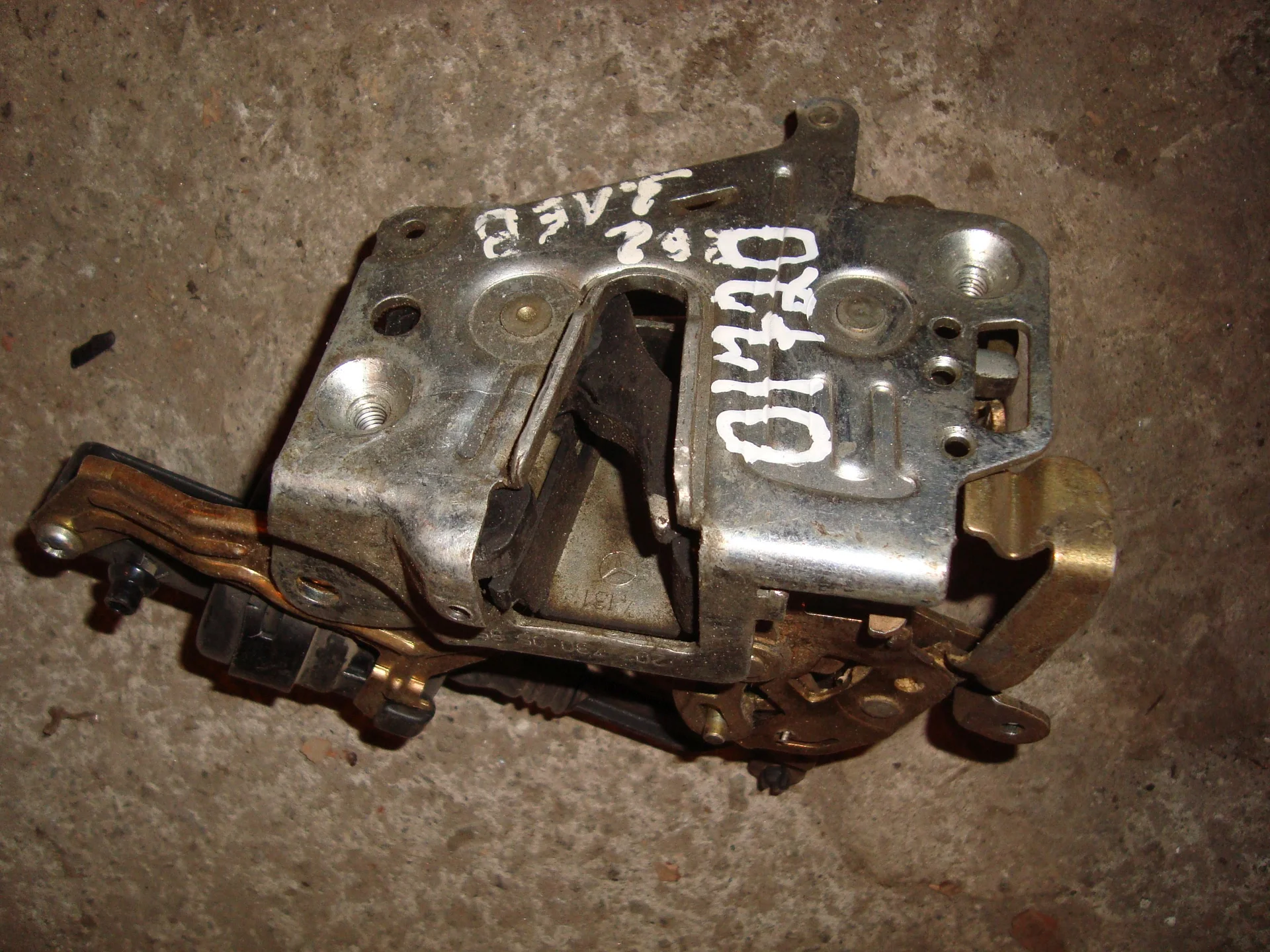 Замок двери задней левой Mercedes-Benz W202  A2027300535 - миниатюра 2