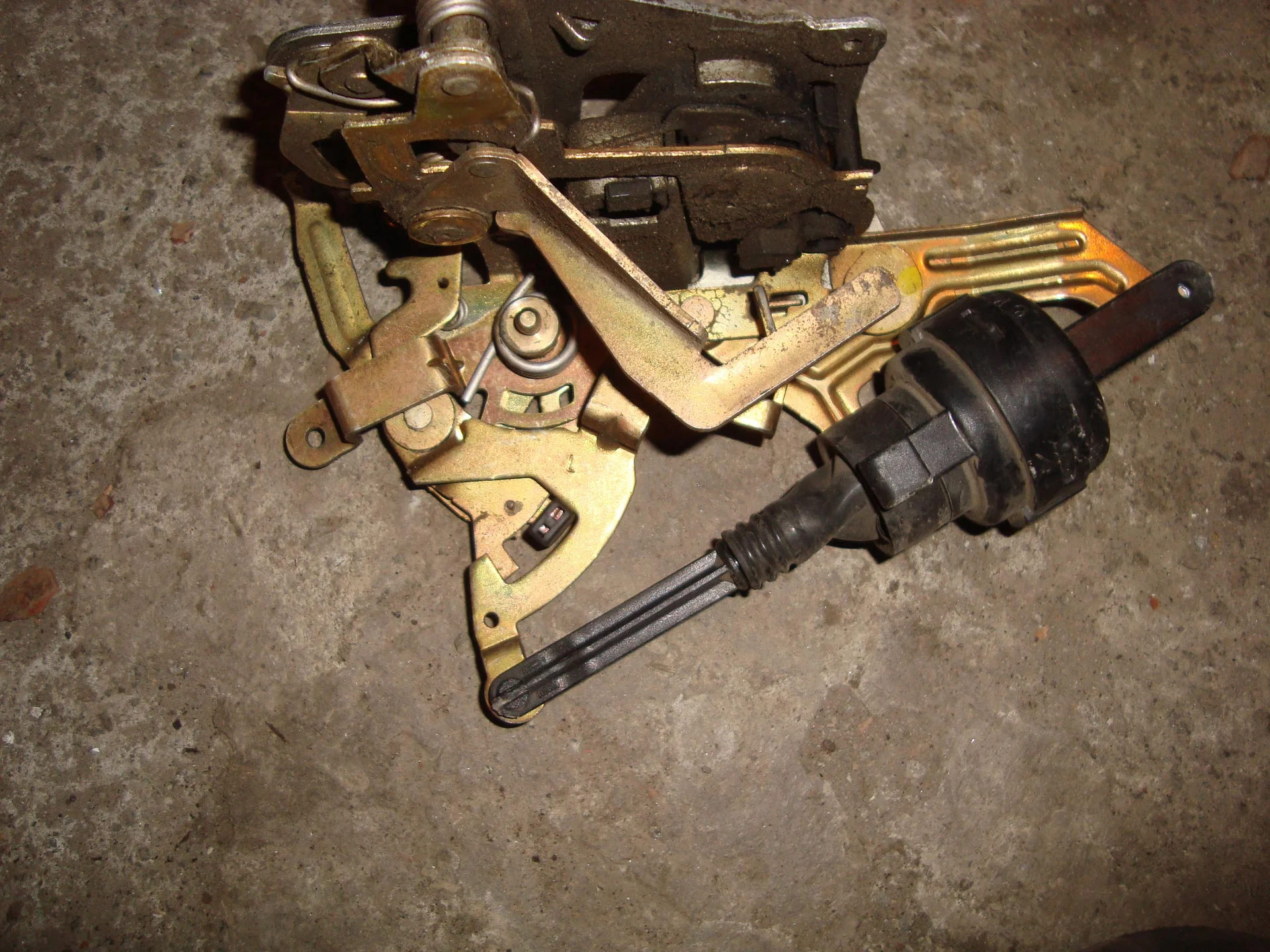 Замок двери задней левой Mercedes-Benz W202  A2027300535 - миниатюра 3