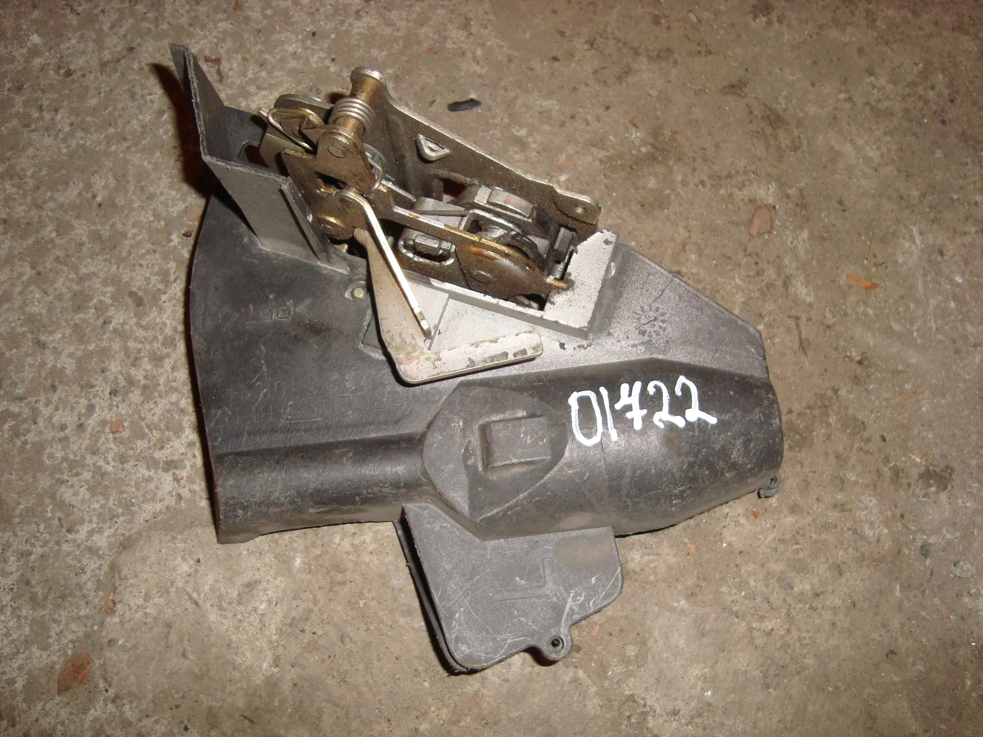 Замок двери задней левой Mercedes-Benz W210 A2027300535 - изображение 1