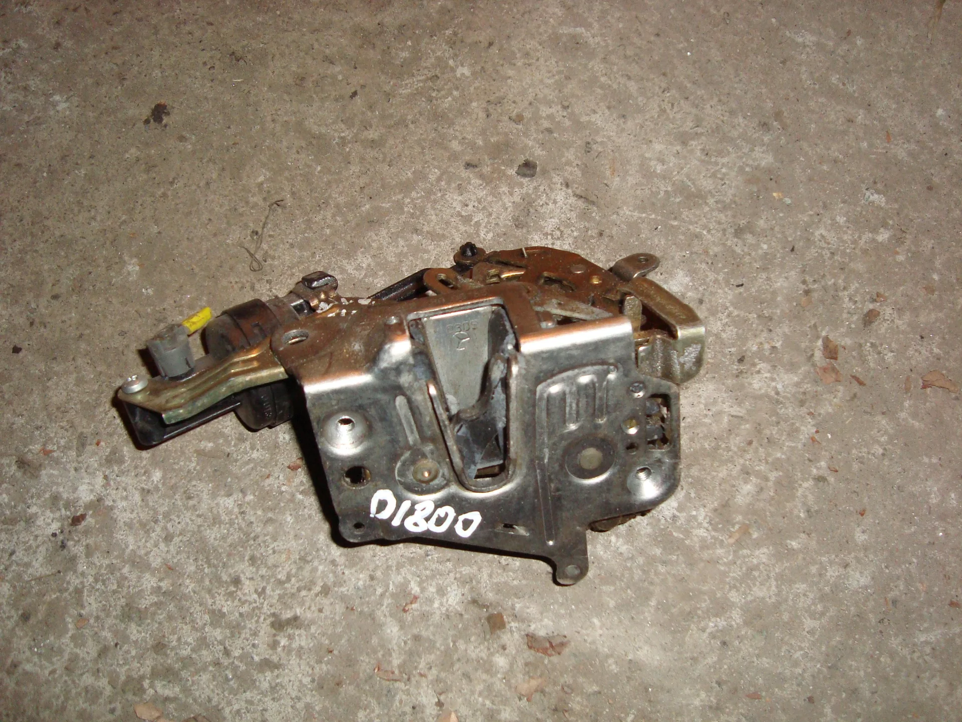 Замок двери задней правой Mercedes-Benz W210 A2027300635 - изображение 1