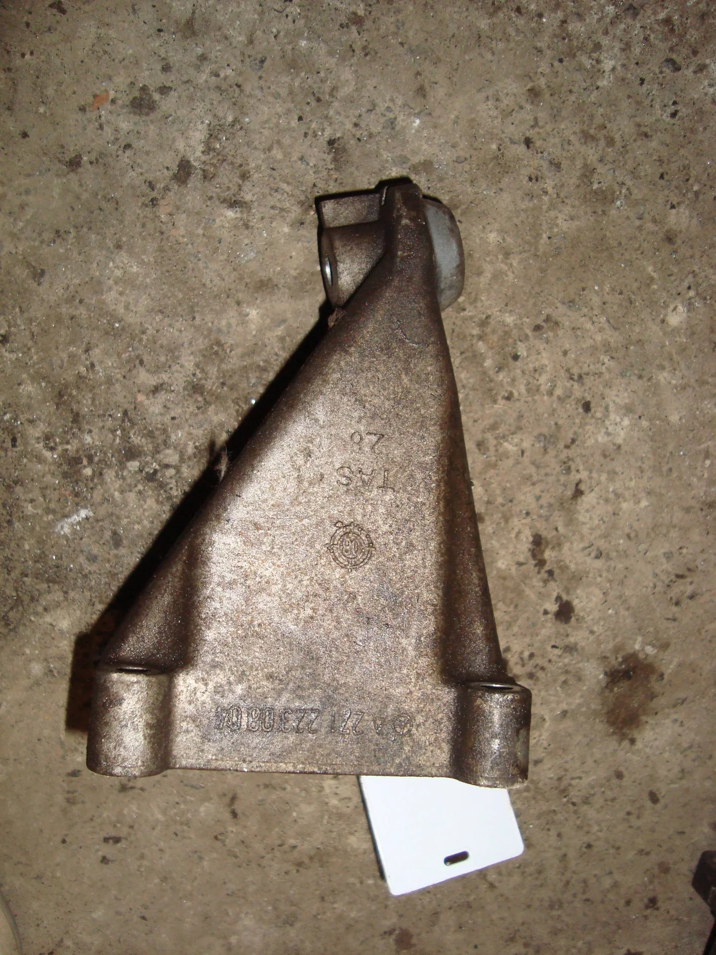 Кронштейн двигателя Mercedes-Benz W204 271 A2712230804 - миниатюра 2