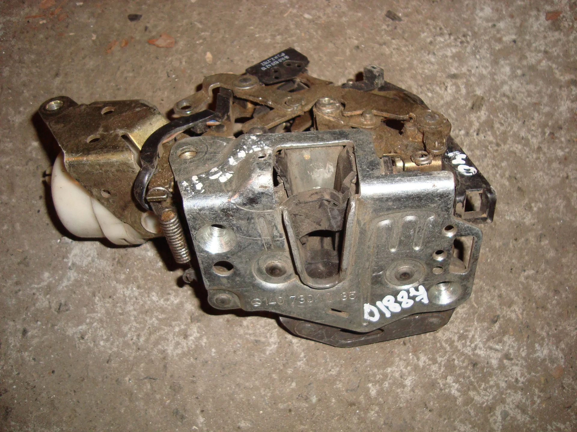 Замок двери задней правой Mercedes-Benz W140 A1407301035 - изображение 1