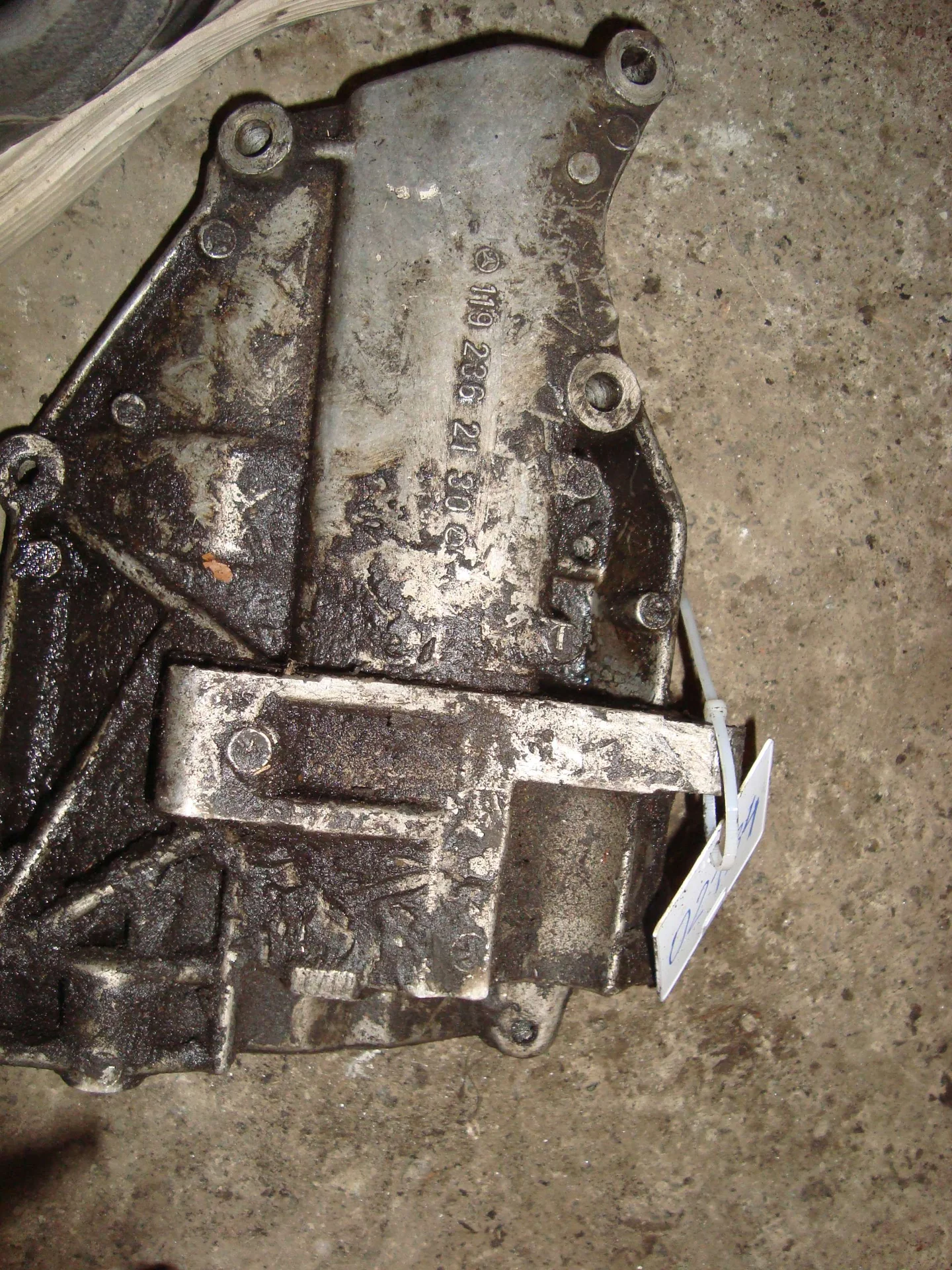 Кронштейн компрессора кондиционера Mercedes-Benz W140 119 A1192362130 - изображение 1