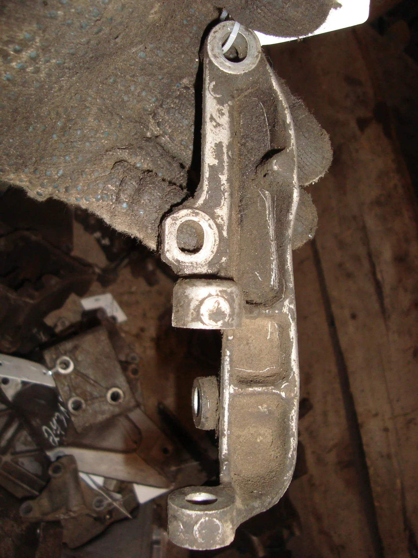Кронштейн генератора Mercedes-Benz W140 119 A1191553235 - миниатюра 2