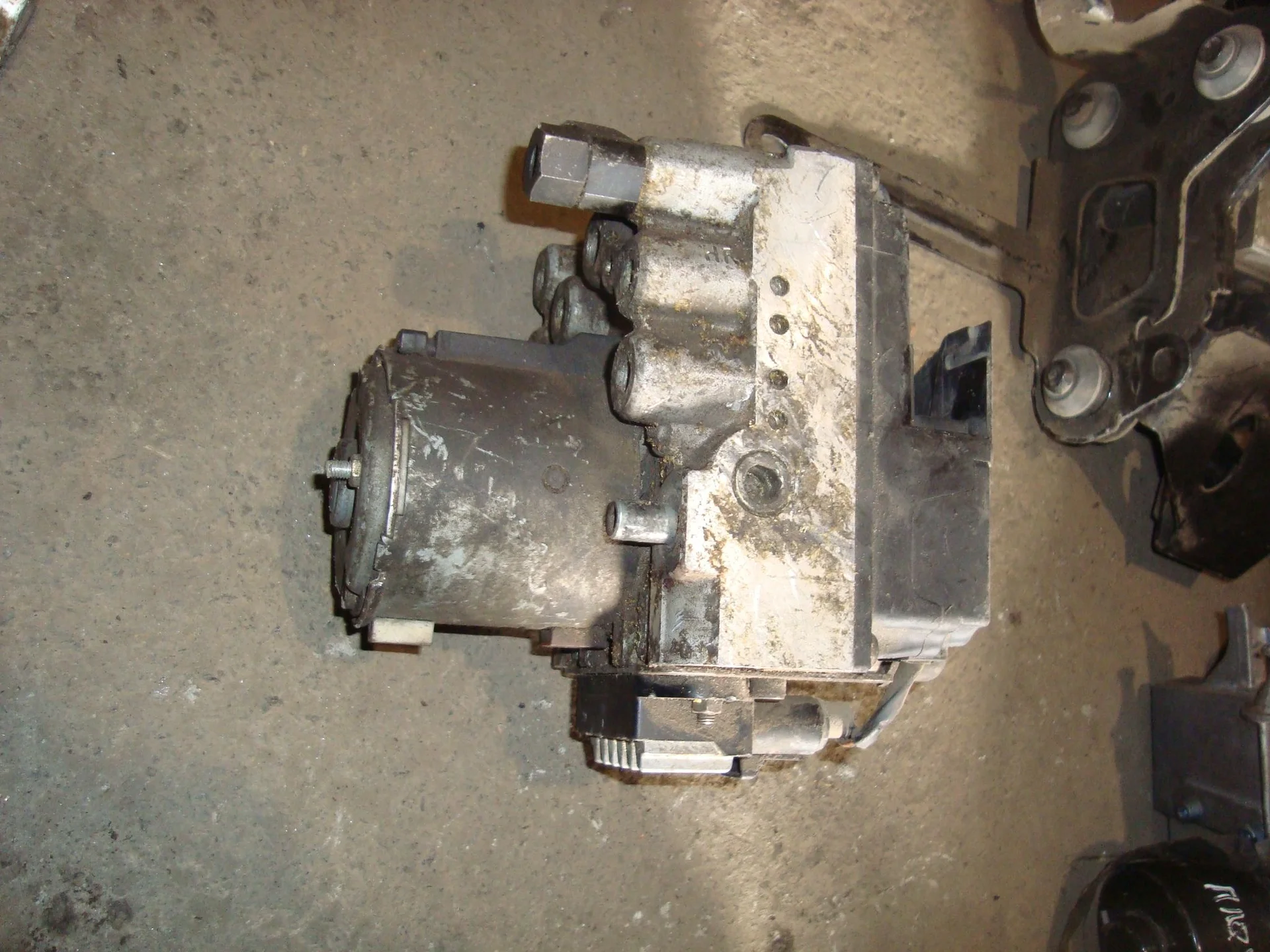 Блок ABS (насос) Mercedes-Benz W202 104 A0024318712 - миниатюра 2