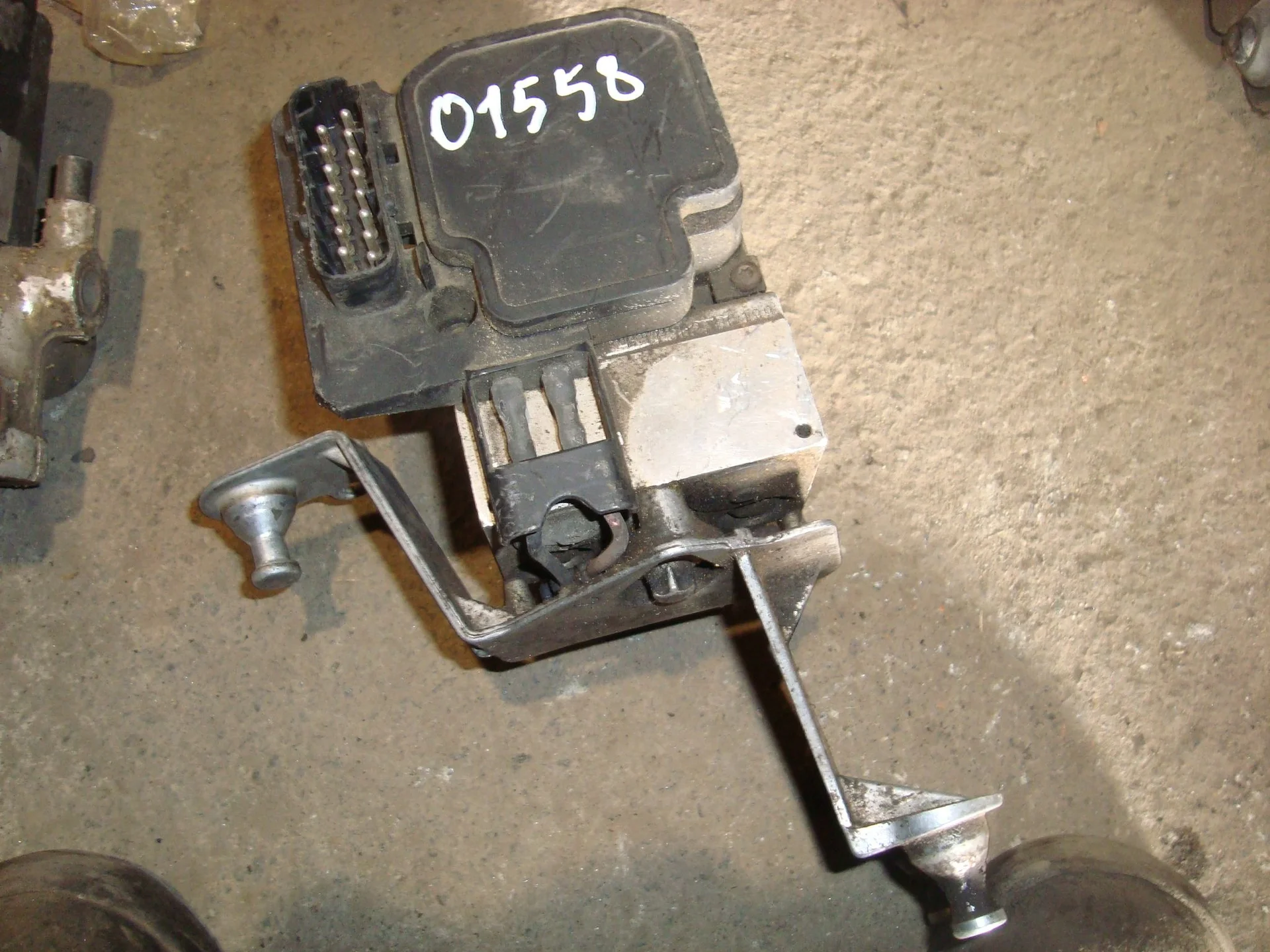 Блок ABS (насос) Mercedes-Benz W220 A0034318012 - изображение 1