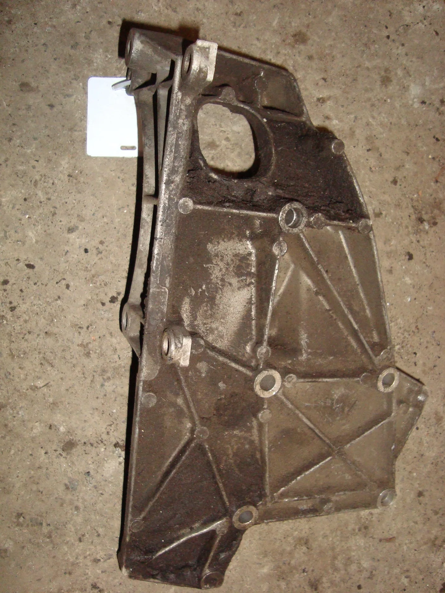 Кронштейн генератора Mercedes-Benz W202 104 A1041550435 - миниатюра 2
