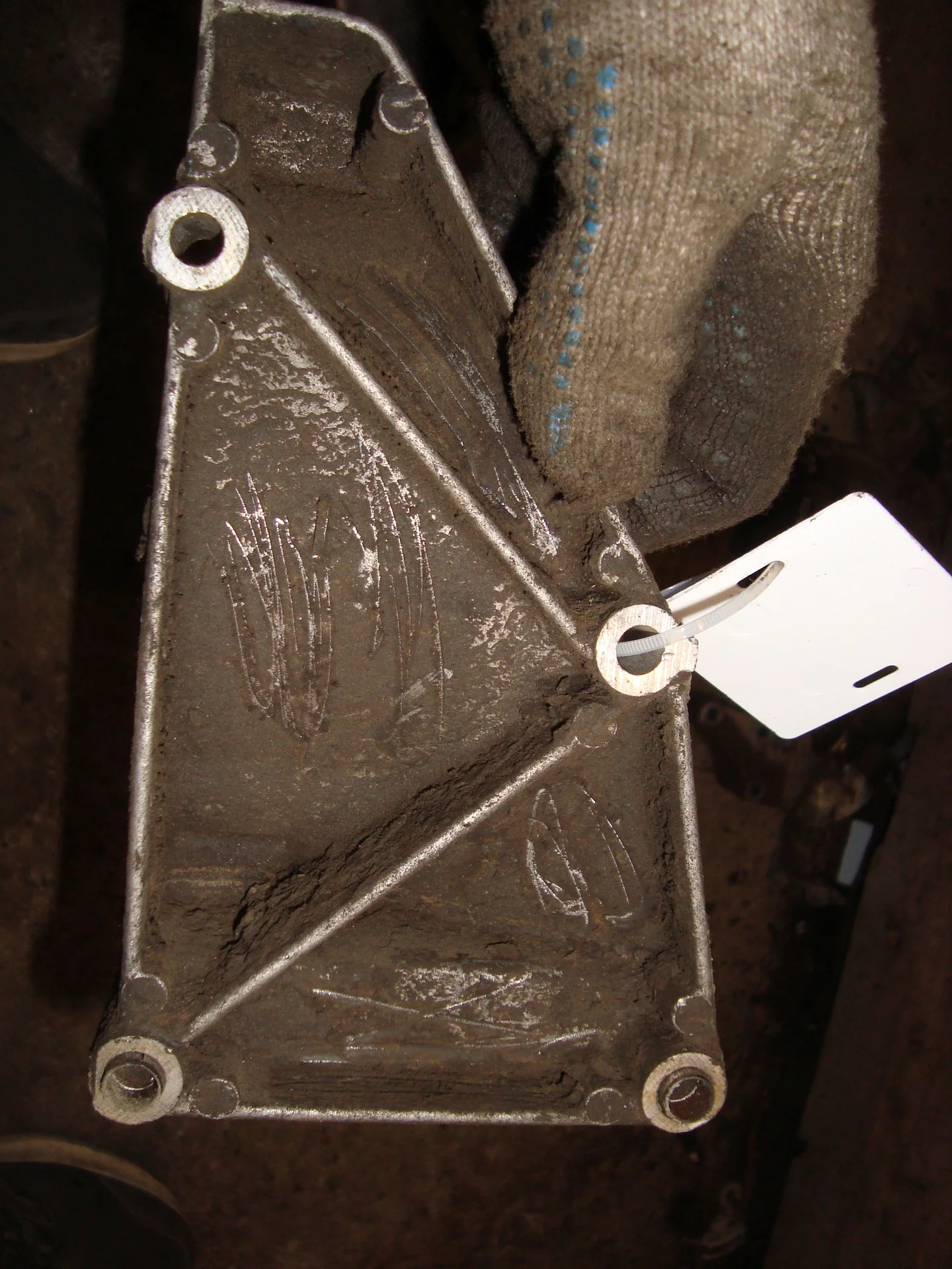 Кронштейн генератора Mercedes-Benz W463 103 A1031550435 - миниатюра 2