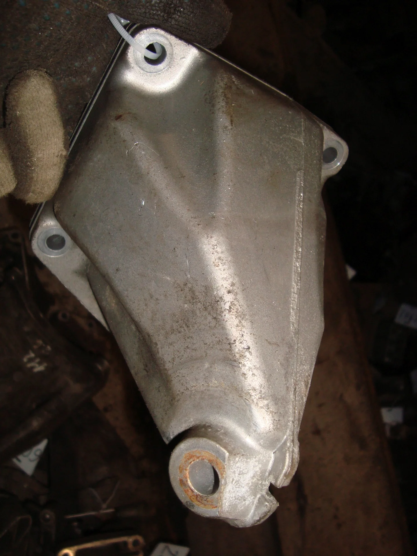 Кронштейн двигателя Mercedes-Benz W221 273 A2732230404 - изображение 1
