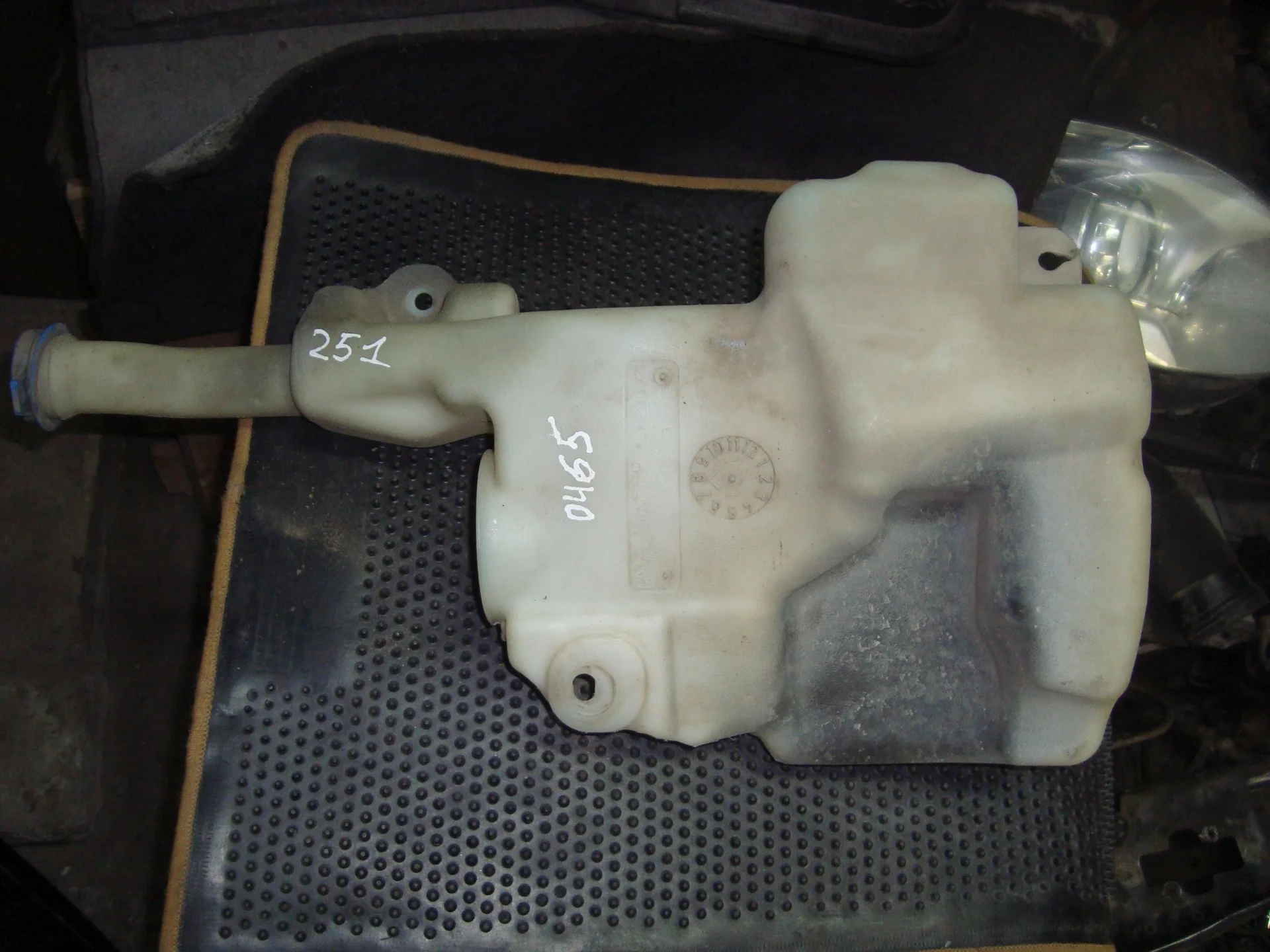 Бачок омывателя Mercedes-Benz W251 113 A2518691320 - миниатюра 2