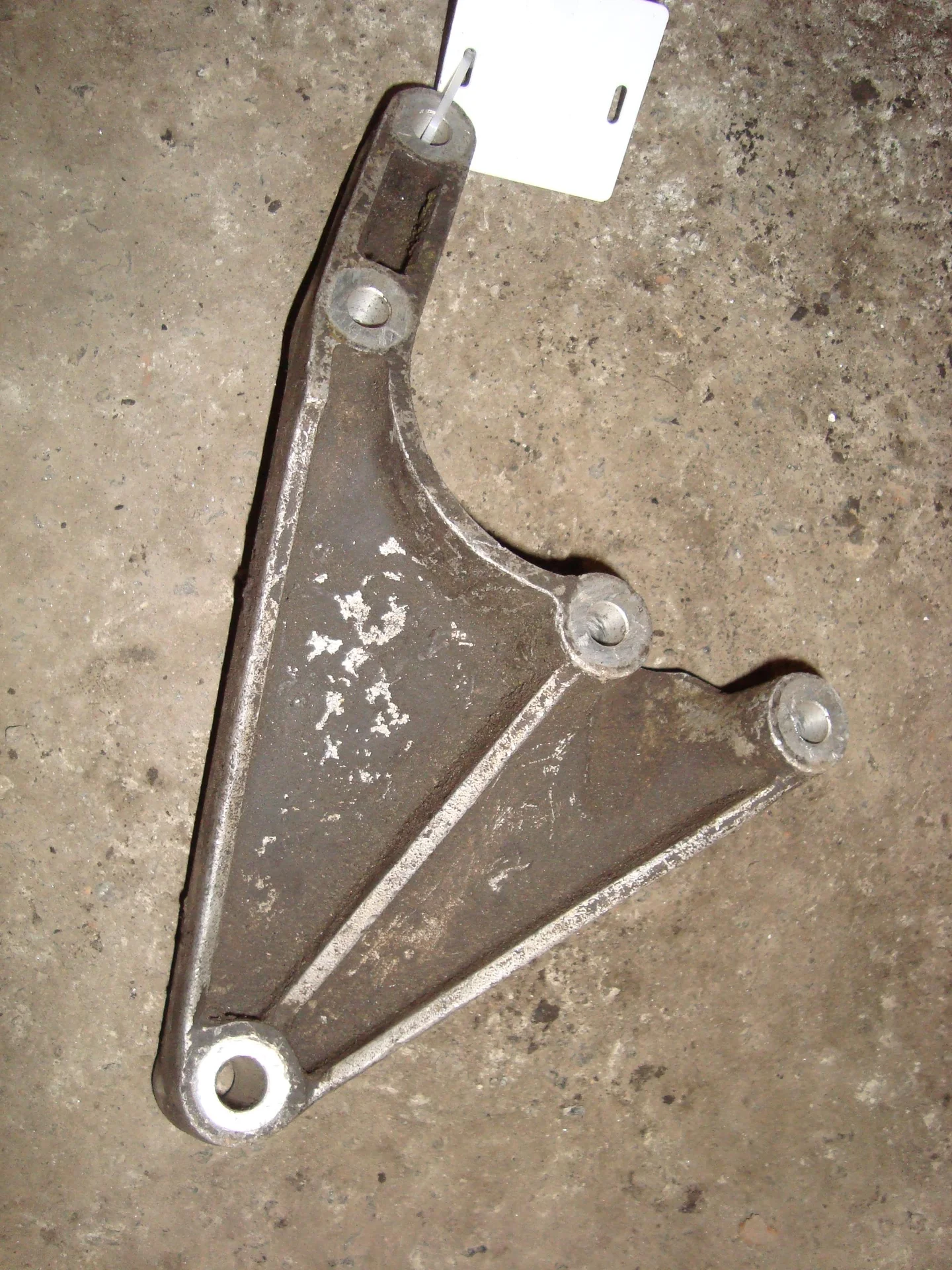 Кронштейн раздаточной коробки  Mercedes-Benz W463  A4632850302 - миниатюра 2