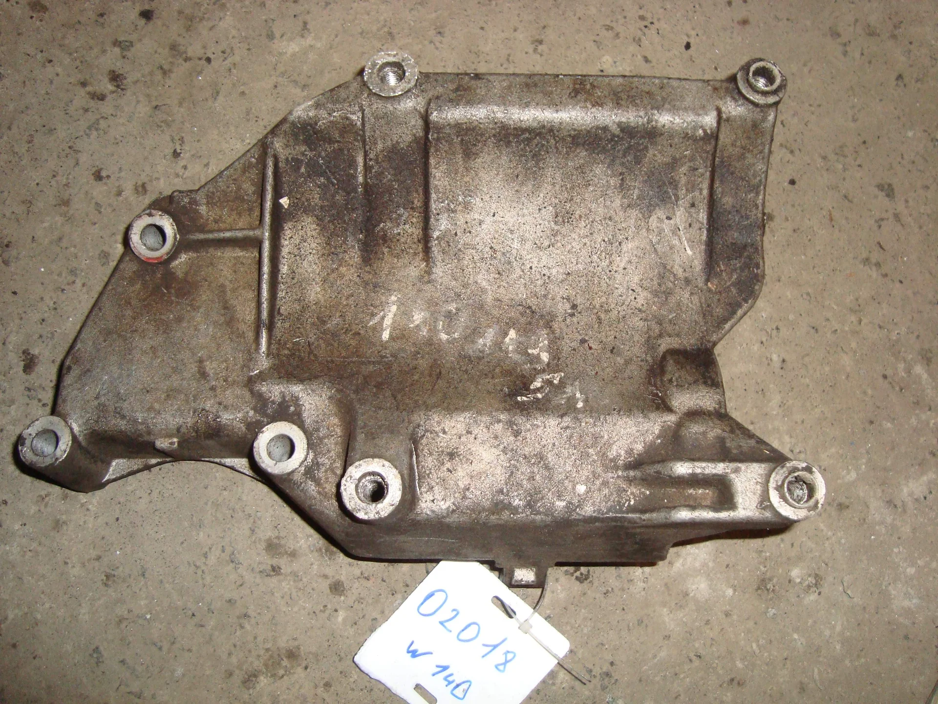 Кронштейн компрессора кондиционера  Mercedes-Benz W140 119 A1191310435 - миниатюра 2