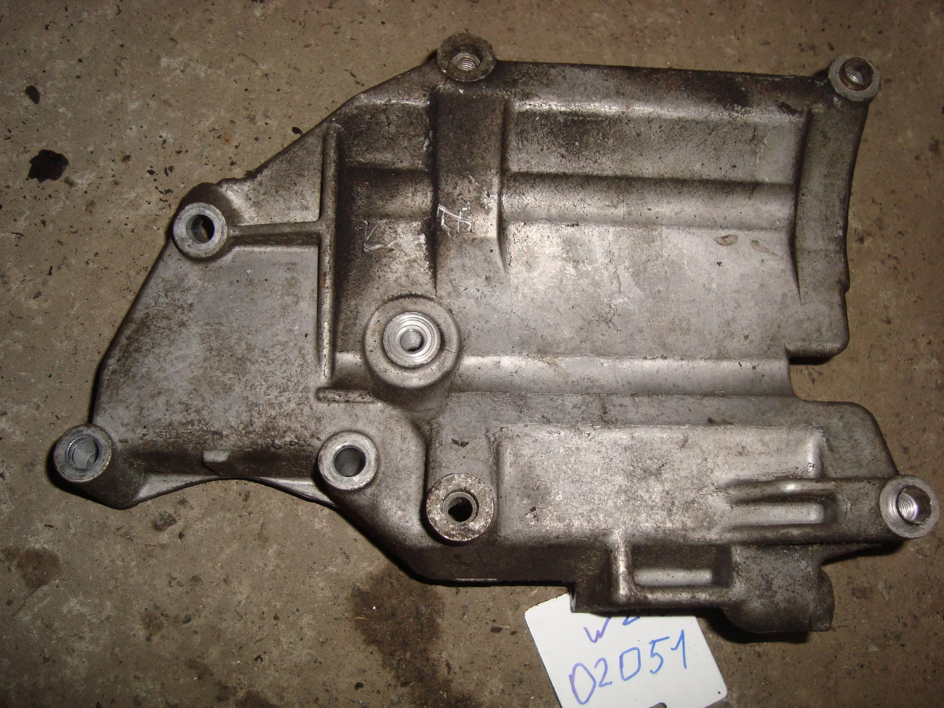 Кронштейн компрессора кондиционера  Mercedes-Benz W210 119 A1192363130 - миниатюра 2