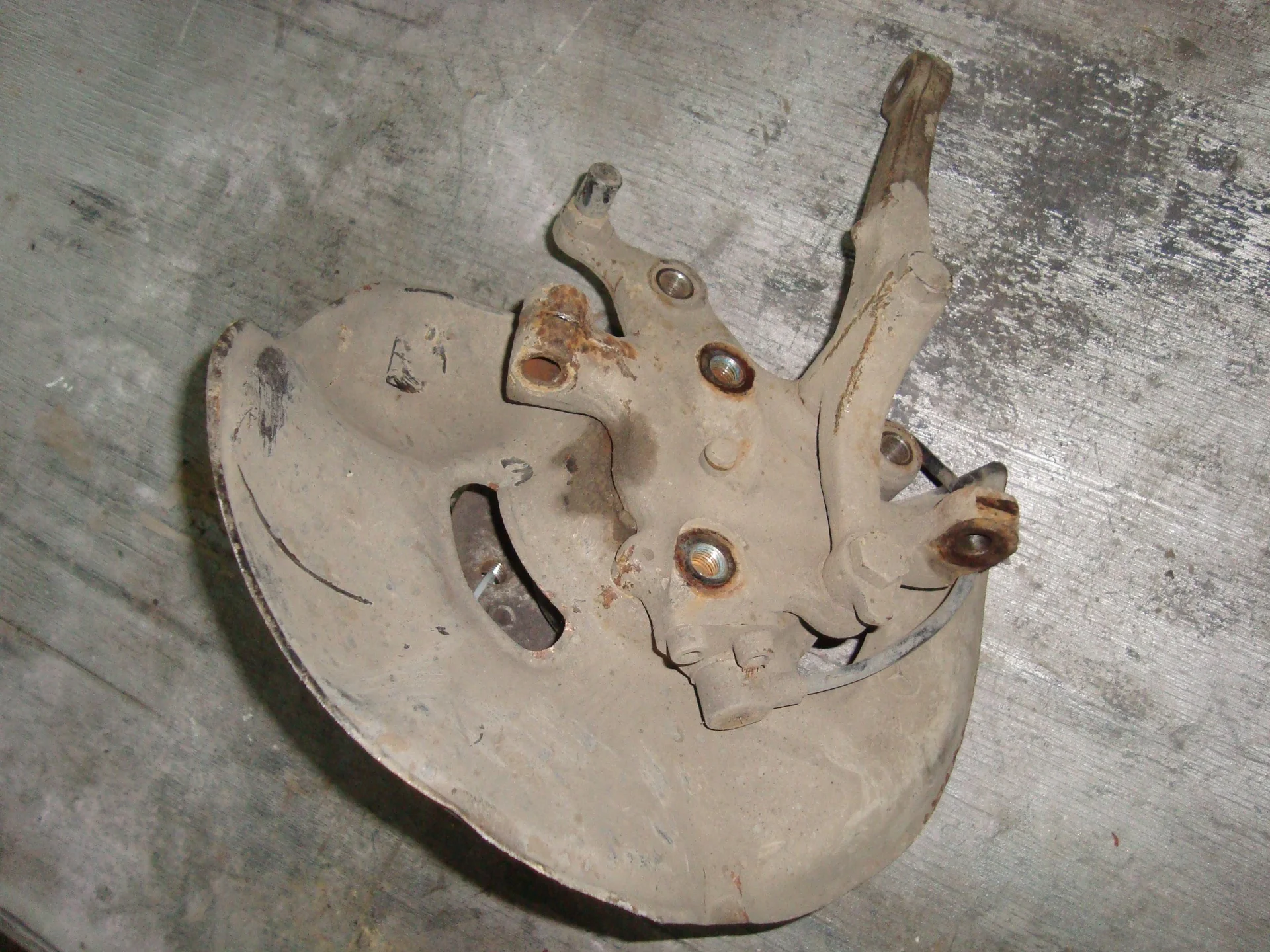 Кулак передний левый Mercedes-Benz W124 111 A1243300420 - миниатюра 2