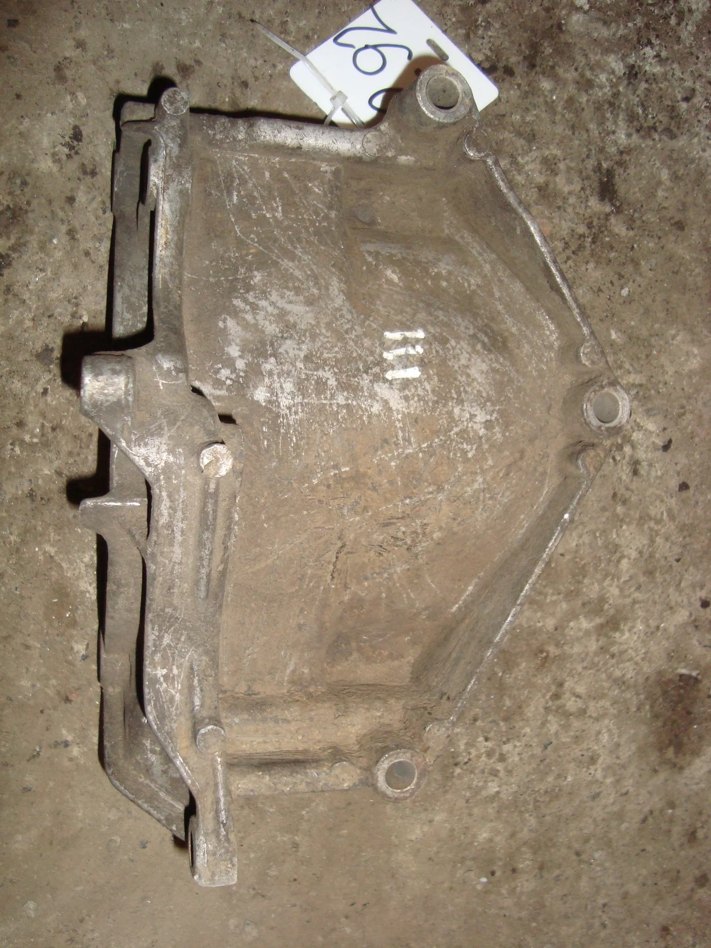 Кронштейн генератора Mercedes-Benz W202 111 A1111550135 - миниатюра 2