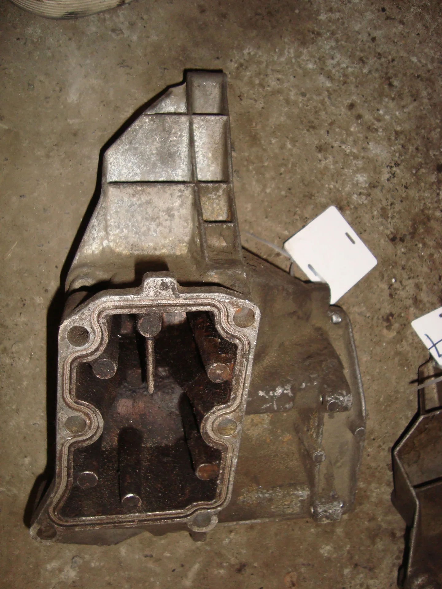 Кронштейн генератора Mercedes-Benz W124 111 A1111310535 - миниатюра 2