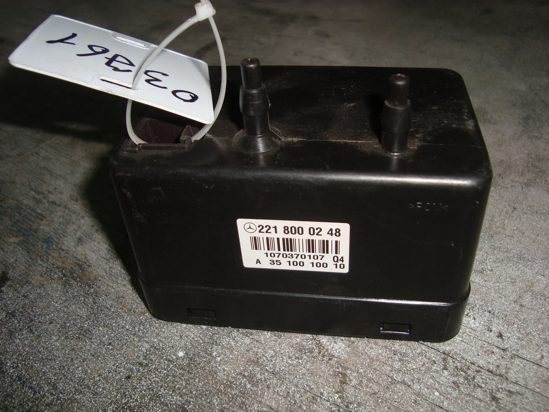 Компрессор подкачки сидения Mercedes-Benz W221 A2218000248 - изображение 1