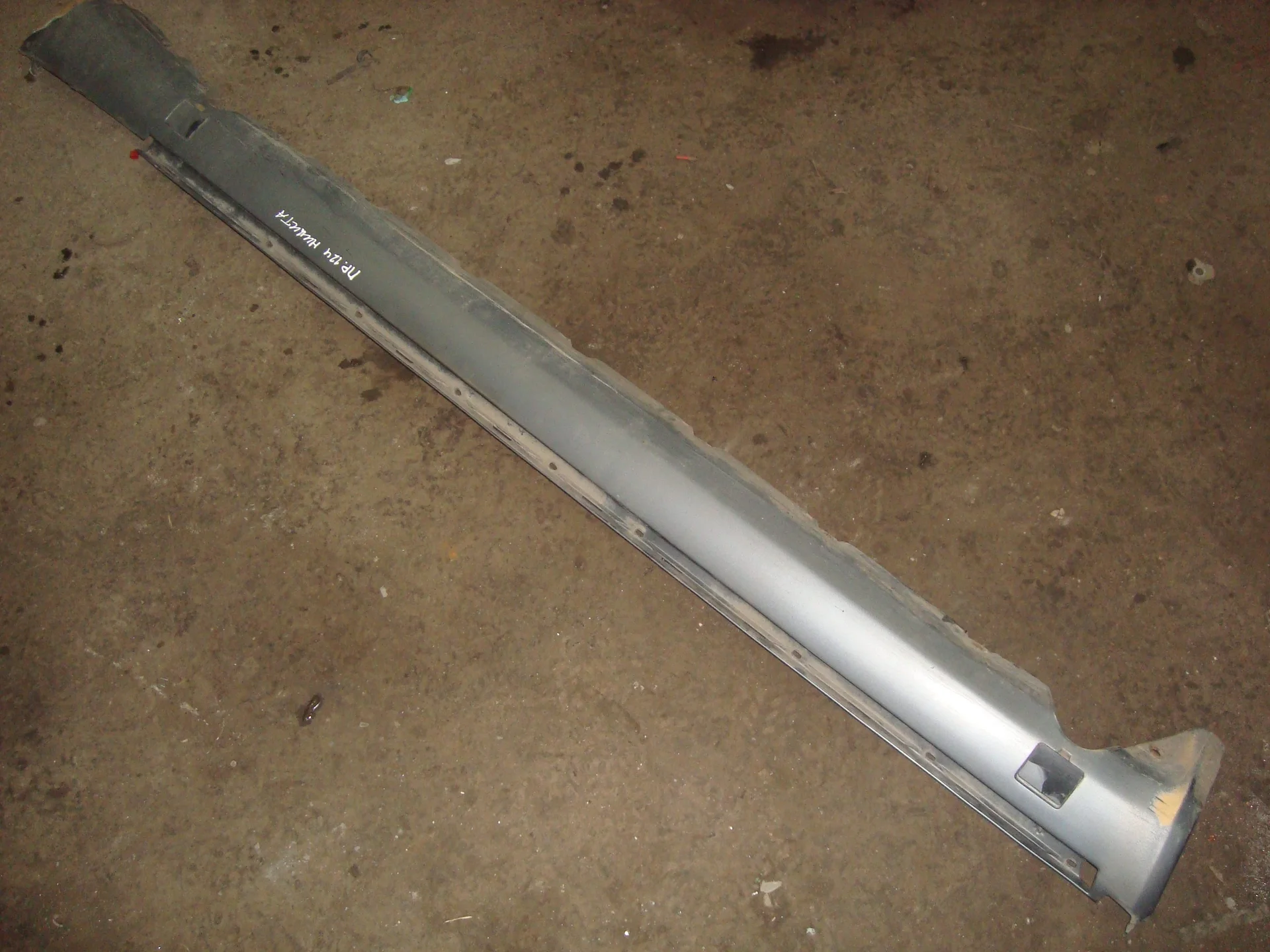 Накладка порога правая Mercedes-Benz W124 111 A1246902440 - изображение 1