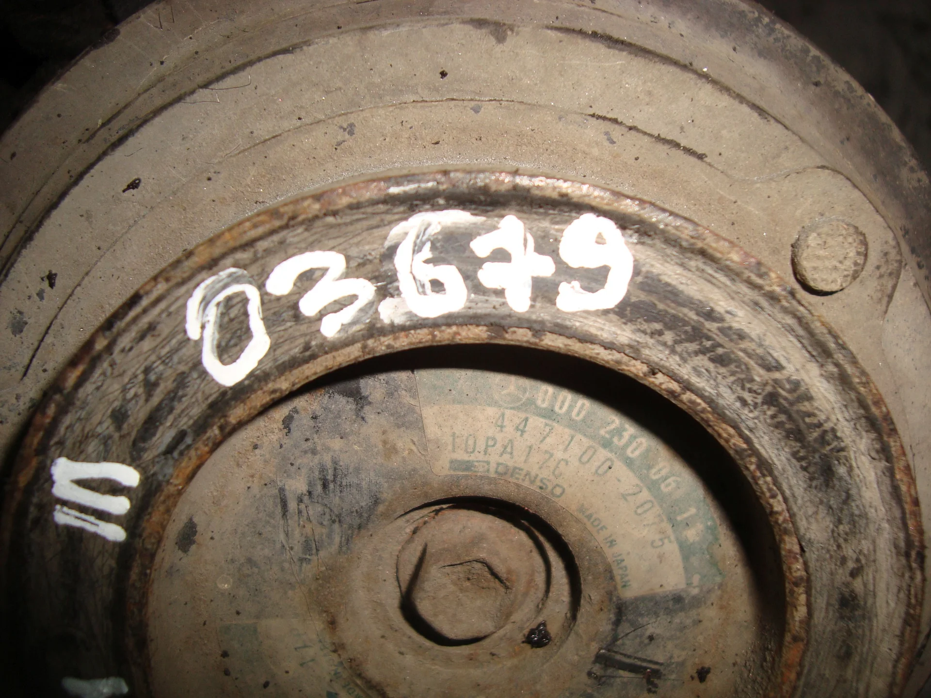 Компрессор кондиционера Mercedes-Benz W124 111 A0002340211 - изображение 1