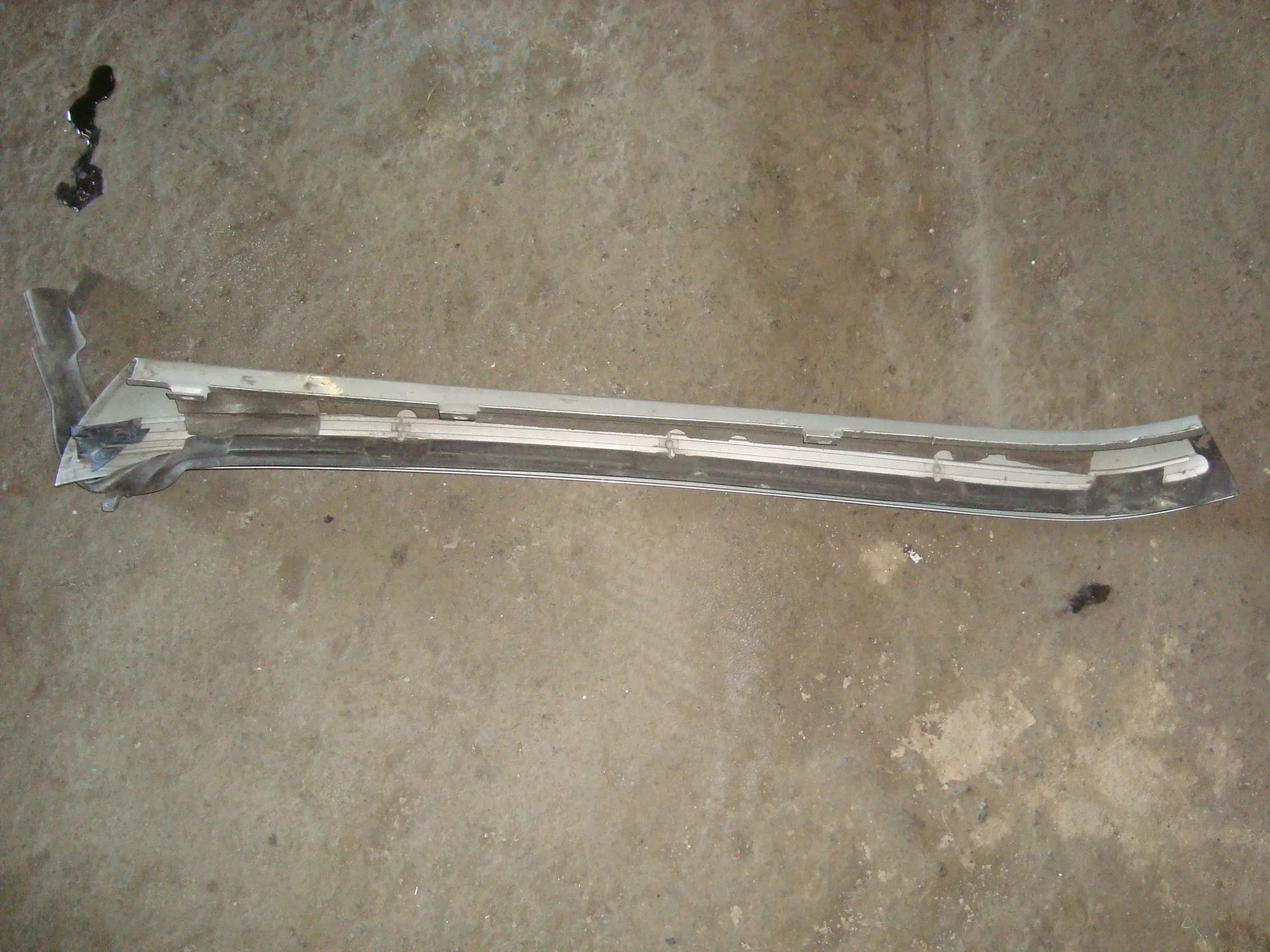Накладка лобового стекла левая Mercedes-Benz W140 119 A1406980189 - миниатюра 2