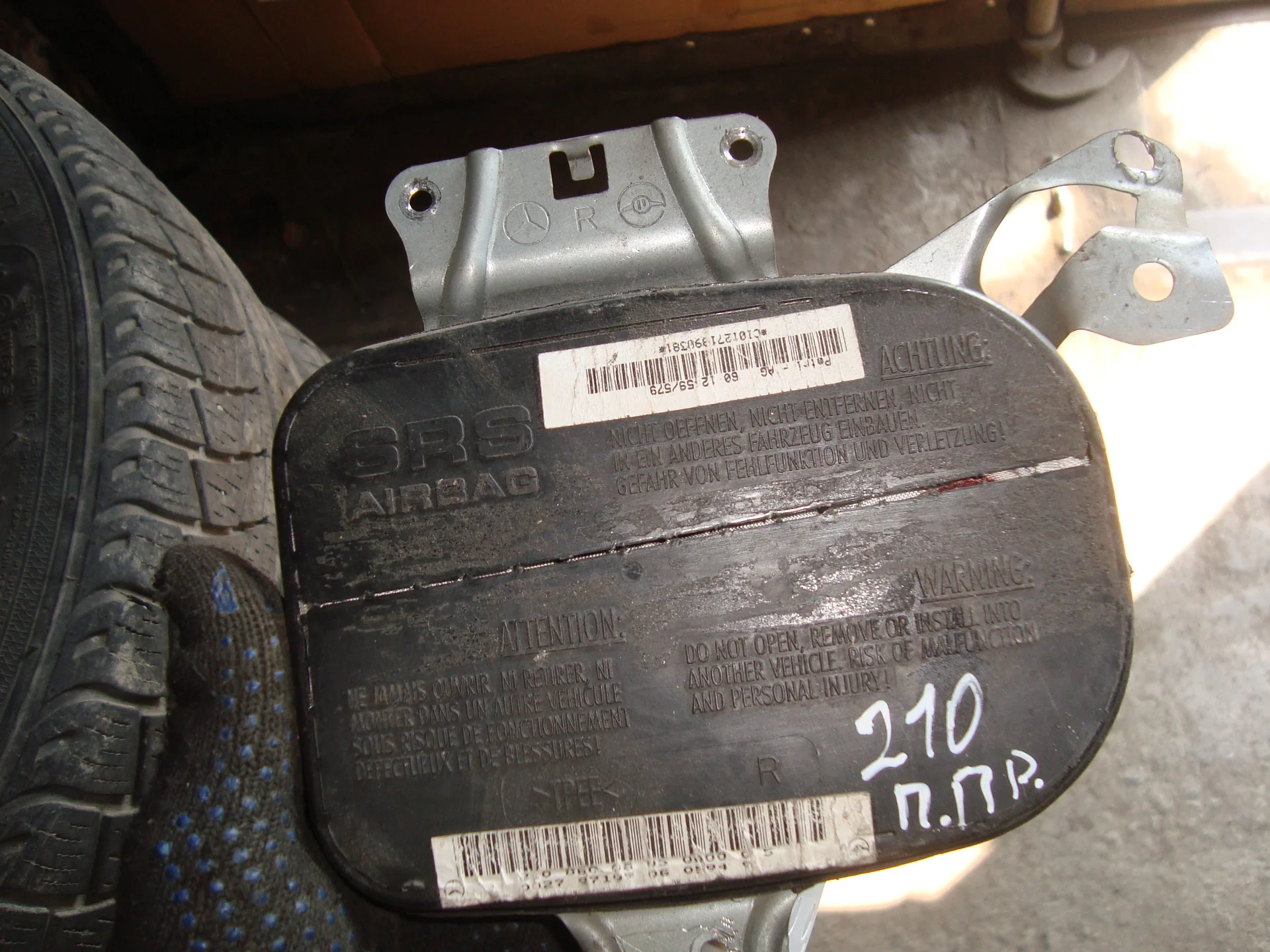 Подушка безопасности передней правой двери Mercedes-Benz W210 112 A2108600605 - изображение 1