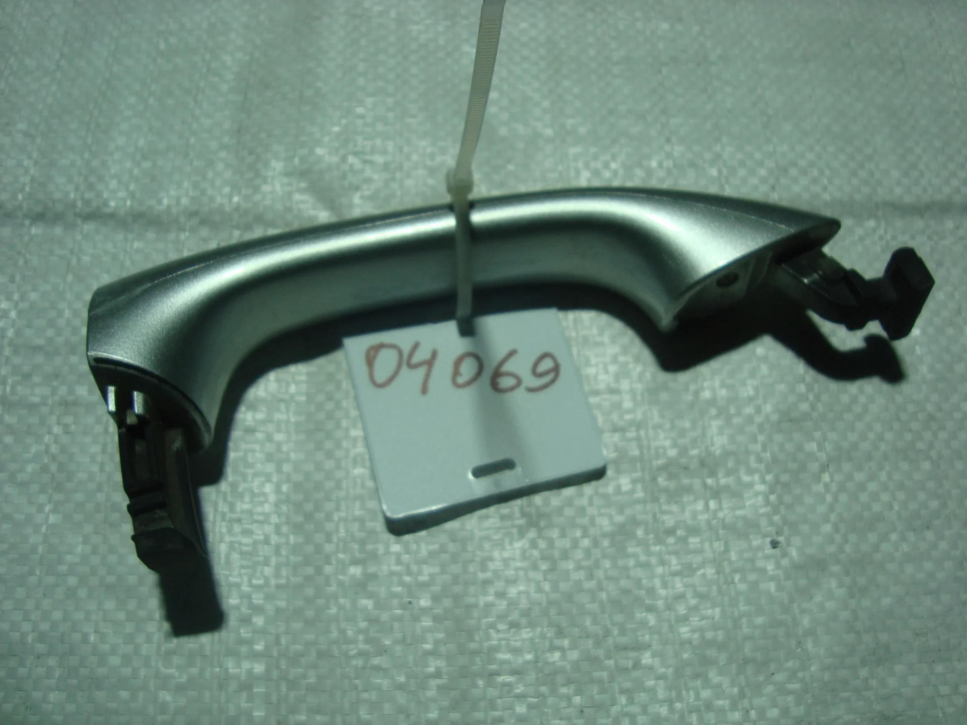 Ручка наружняя задней правой двери Mercedes-Benz W164 A1647660201 - миниатюра 2