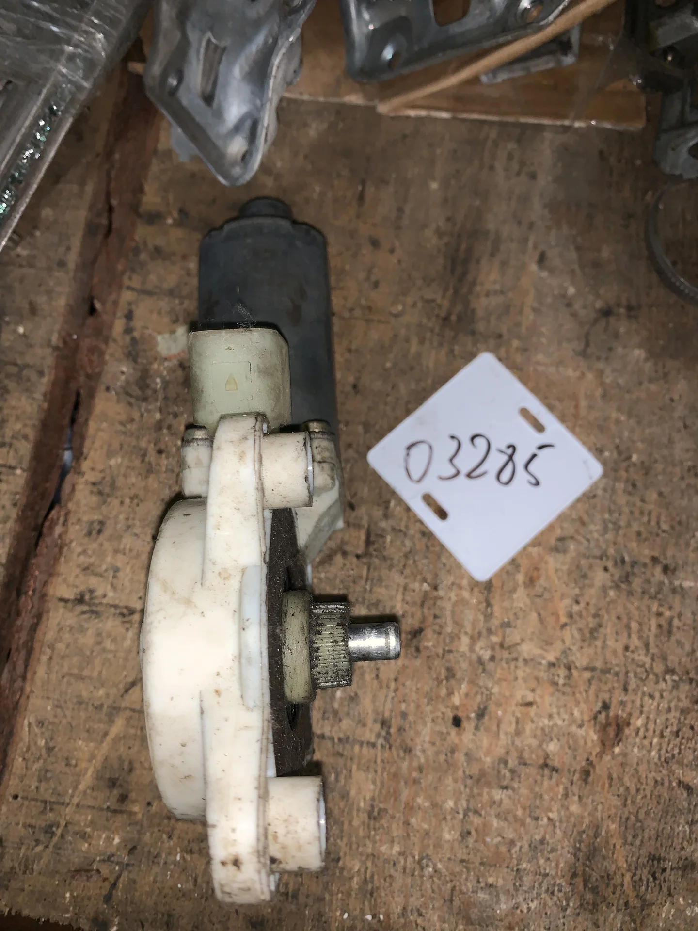 Моторчик переднего левого стеклоподъемника Mercedes-Benz W211 A2118202942 - миниатюра 3