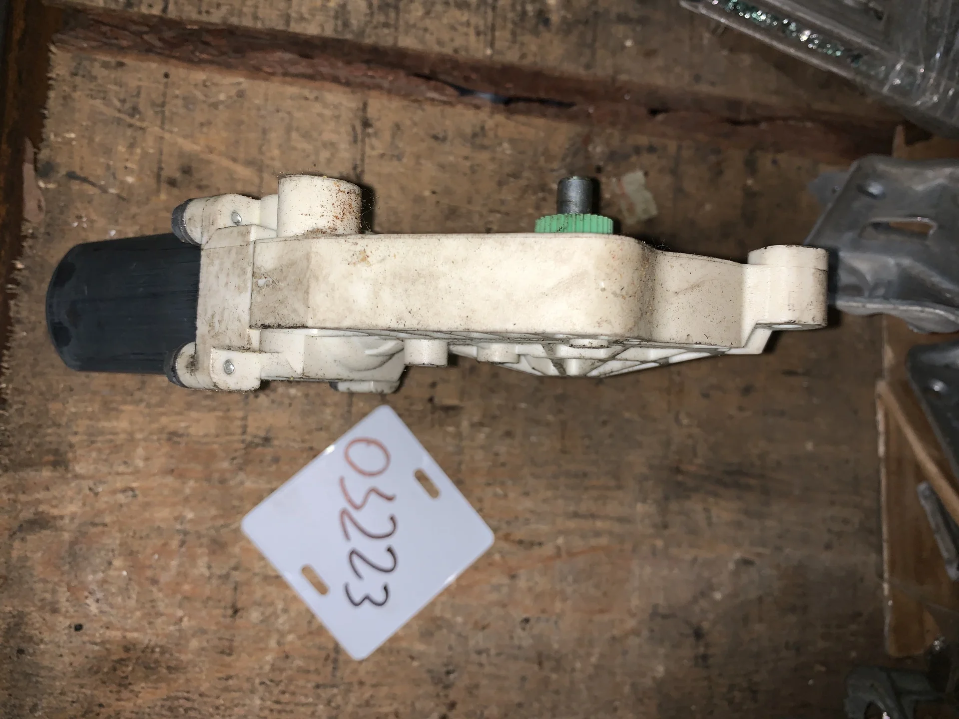 Моторчик заднего правого стеклоподъемника Mercedes-Benz W221  A2218203042 - миниатюра 3