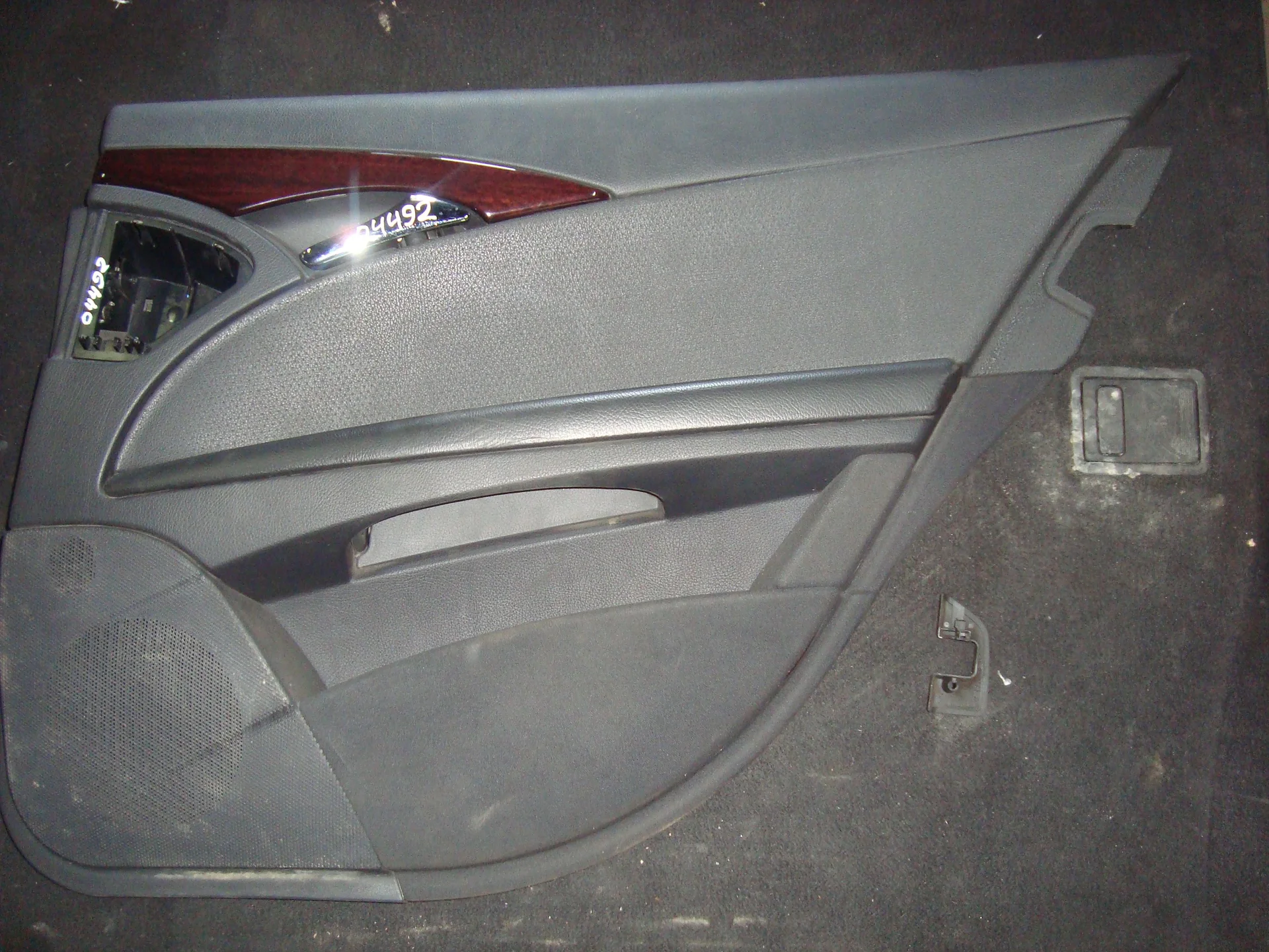 Обшивка двери задней правой Mercedes-Benz W211 271 A2117300670 - изображение 1