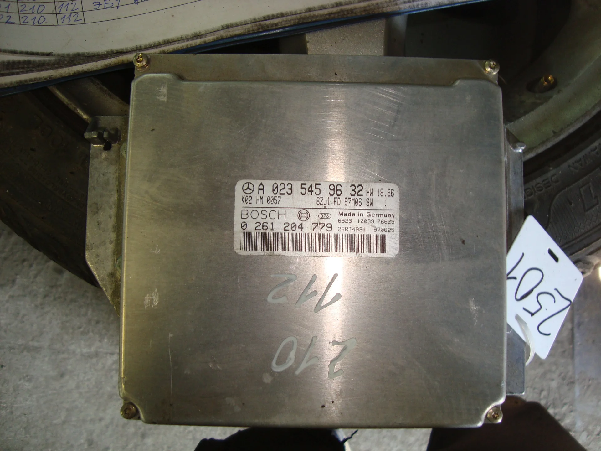 Блок управления двигателем Mercedes-Benz W210 112 A0235459632 - изображение 1