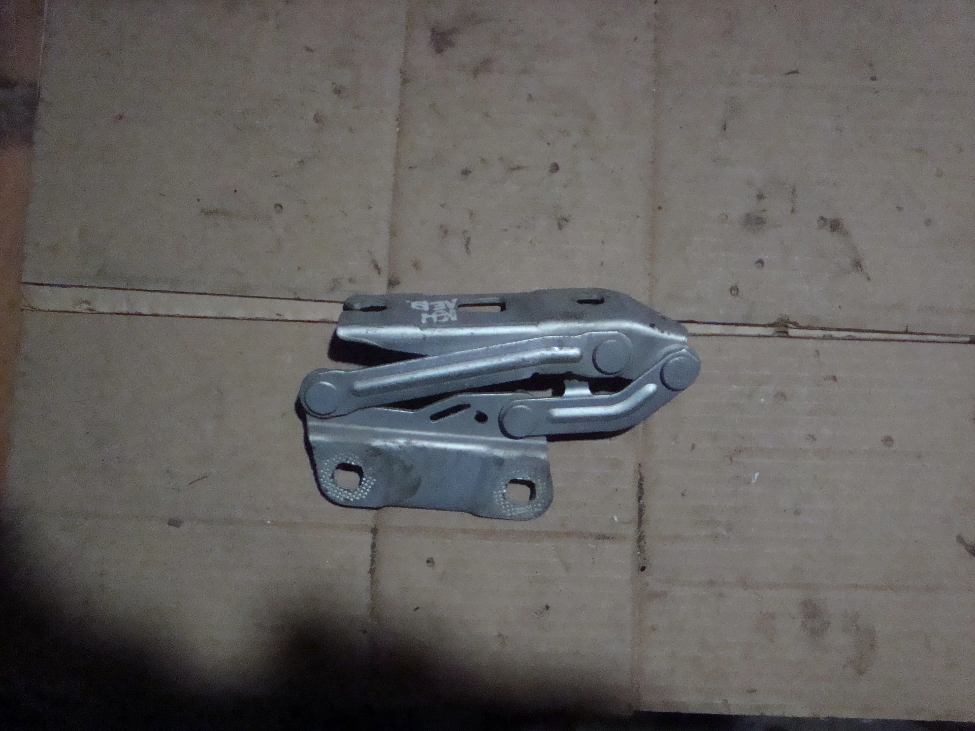 Петля капота левая Mercedes-Benz W164  A2518800128 - миниатюра 2
