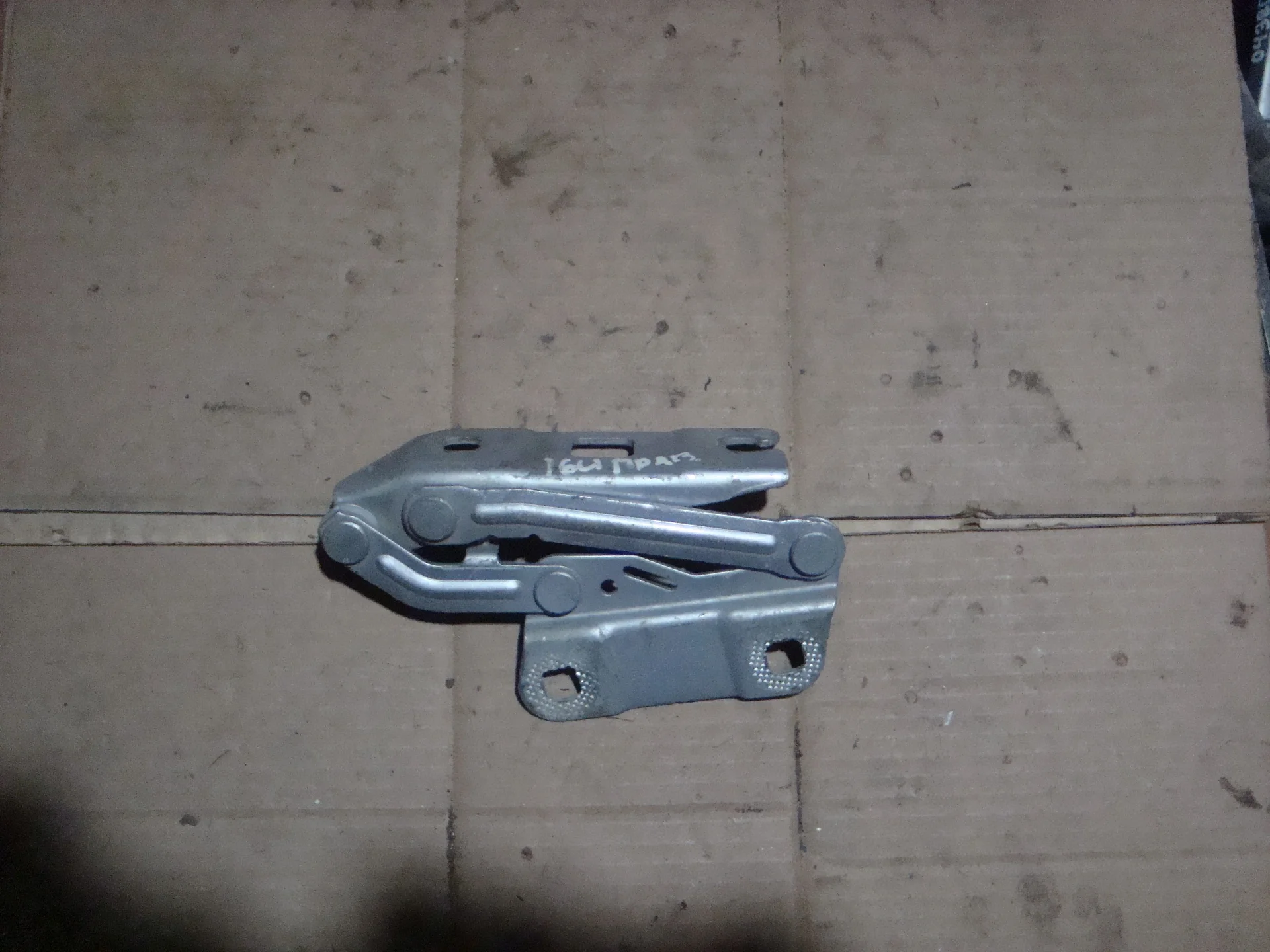 Петля капота правая Mercedes-Benz W164 A2518800228 - миниатюра 2