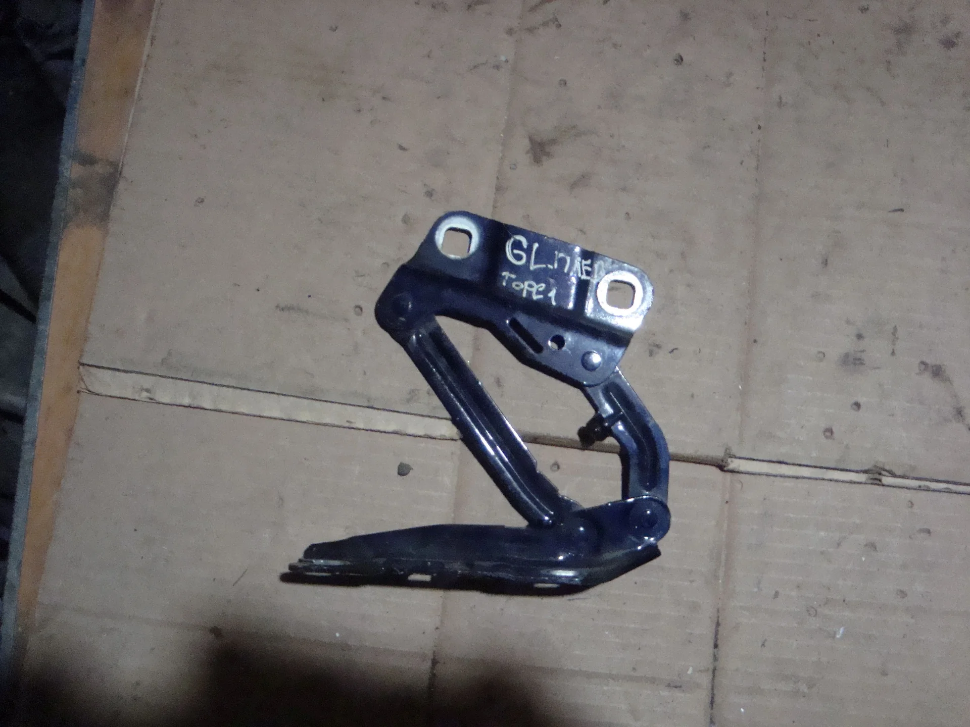 Петля капота левая Mercedes-Benz W251  A2518800128 - миниатюра 2