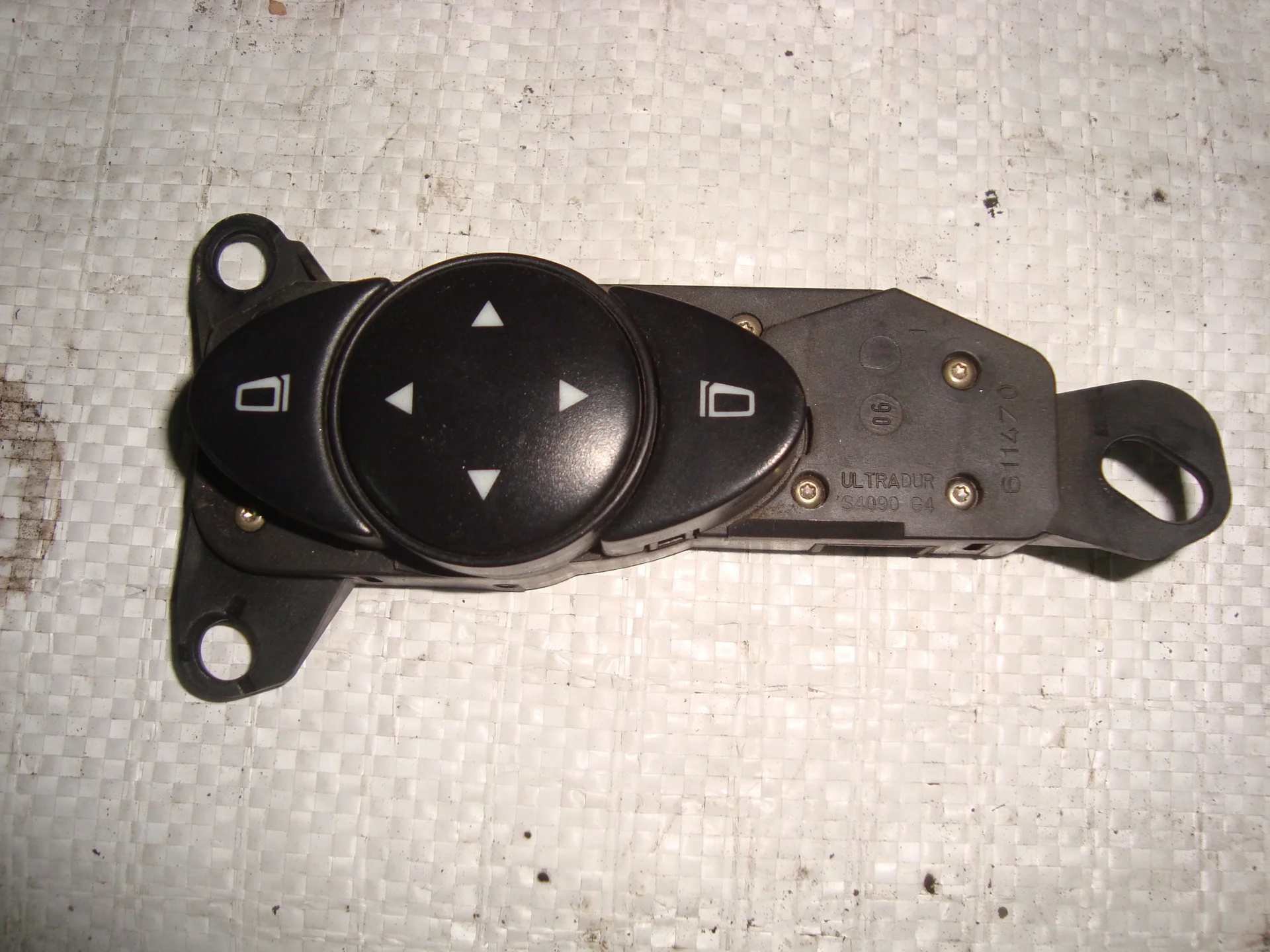 Кнопка регулировки зеркала Mercedes-Benz W211 271 A2118215379 - изображение 1