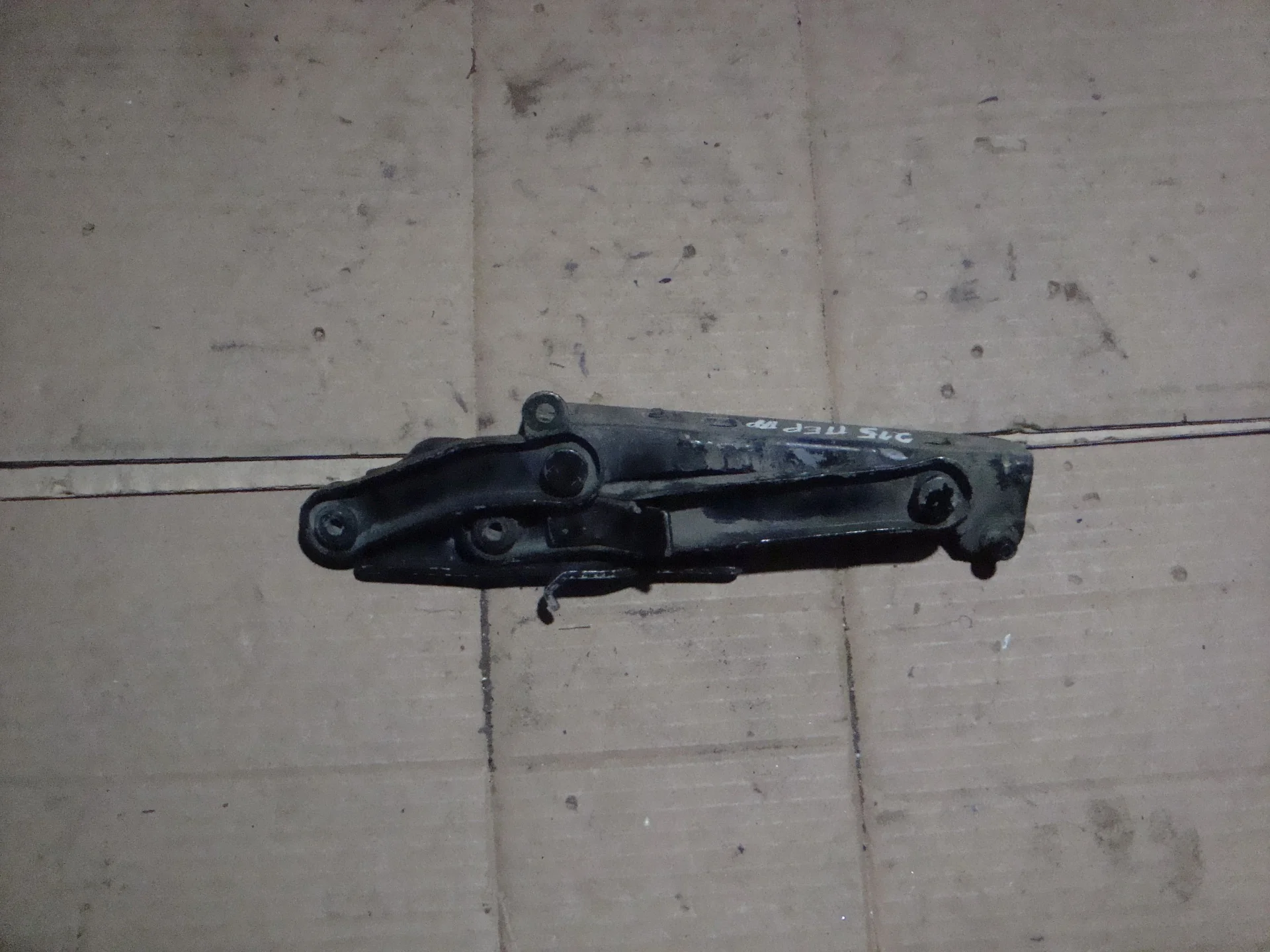 Петля капота правая Mercedes-Benz W220 A2208800228 - миниатюра 2