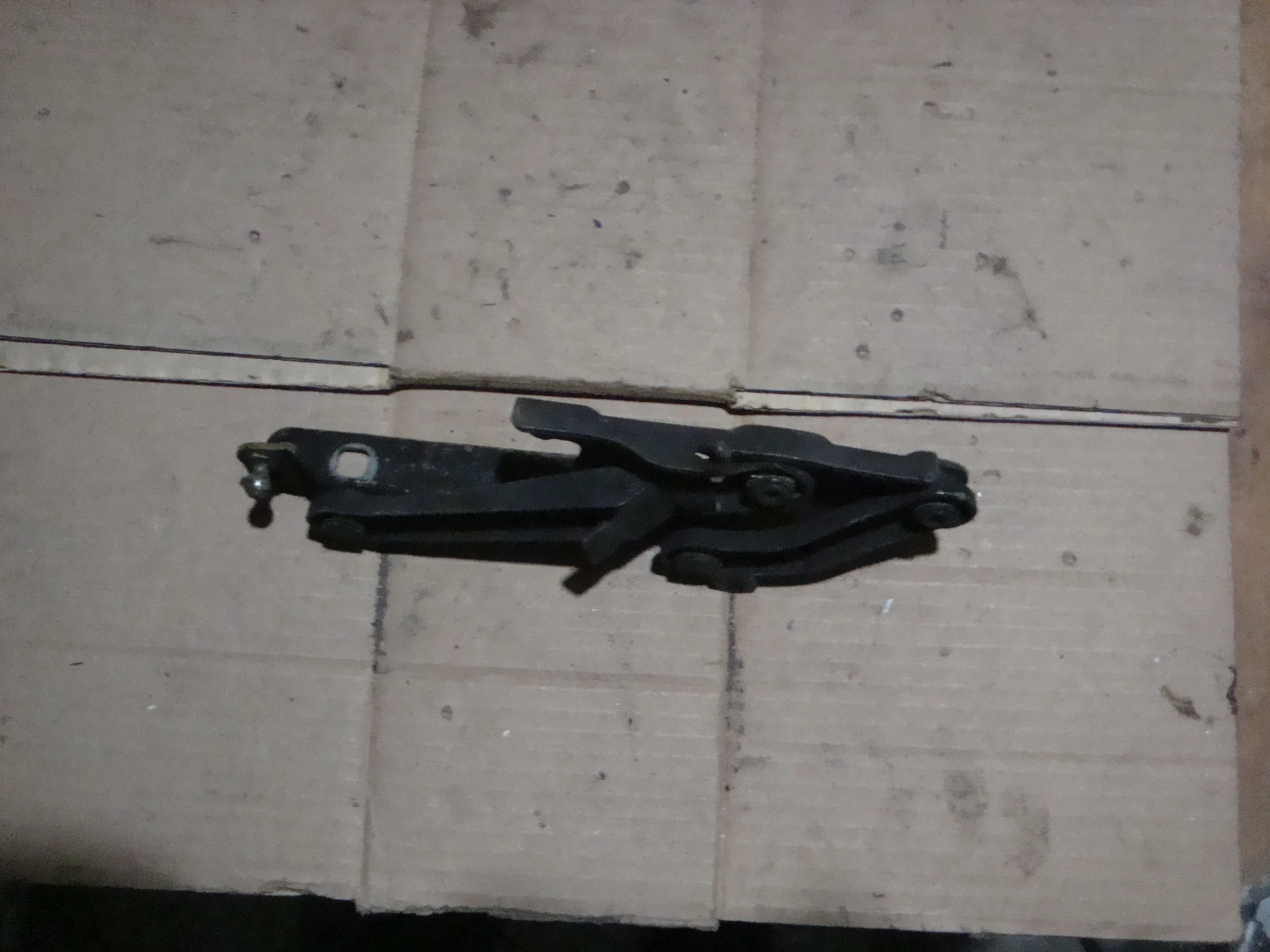 Петля капота правая Mercedes-Benz W220  A2208800228 - миниатюра 2