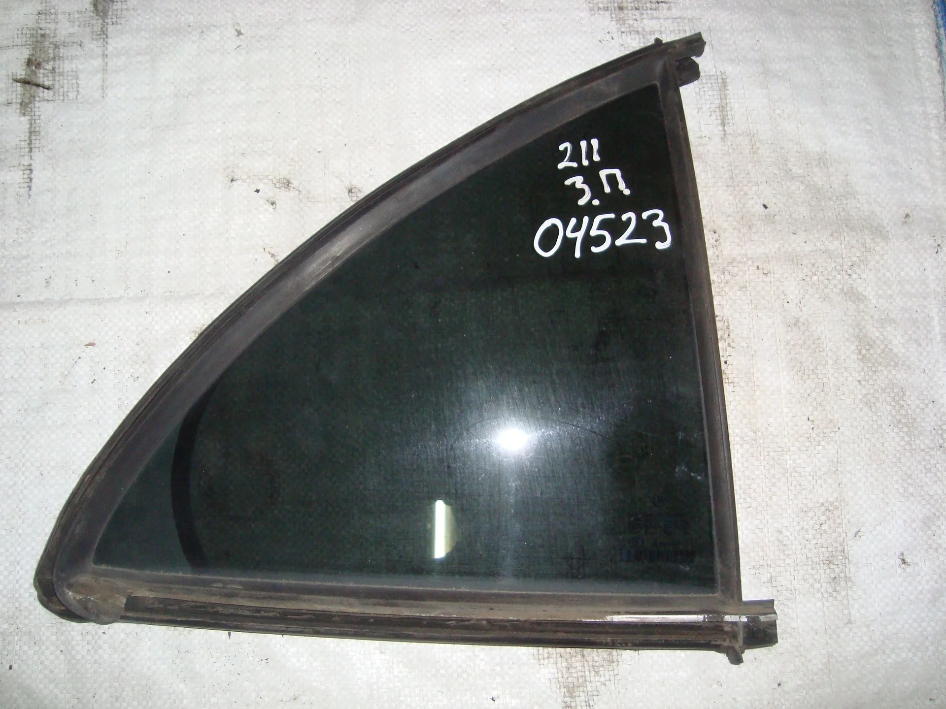 Форточка задней правой двери Mercedes-Benz W211 271 A2117300255 - изображение 1